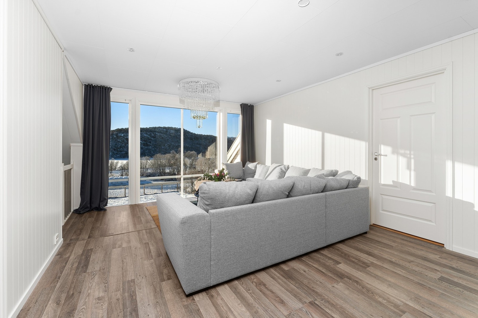 Loftstue med ubeskrivelig flott utsikt Galleribilde