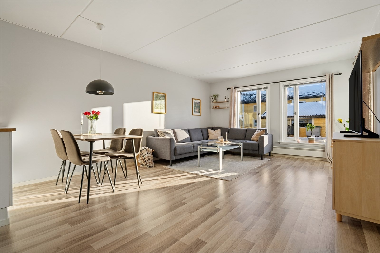 DNB Eiendom v/Bjørn Harald Sandvik presenterer en flott 2-roms i populære Solsiden Borettslag! Galleribilde