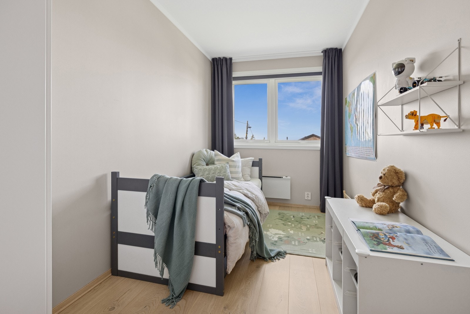 1. etasje: Soverom 2 Galleribilde