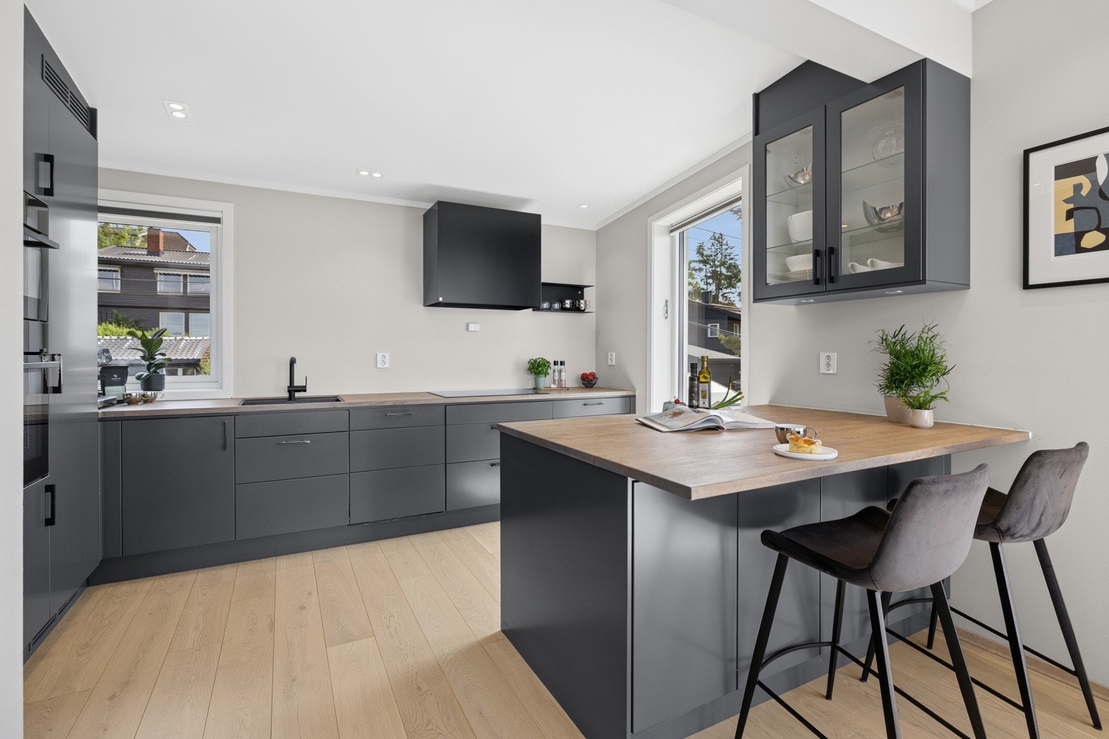 2. etasje: Kjøkkenøy med barløsning Galleribilde