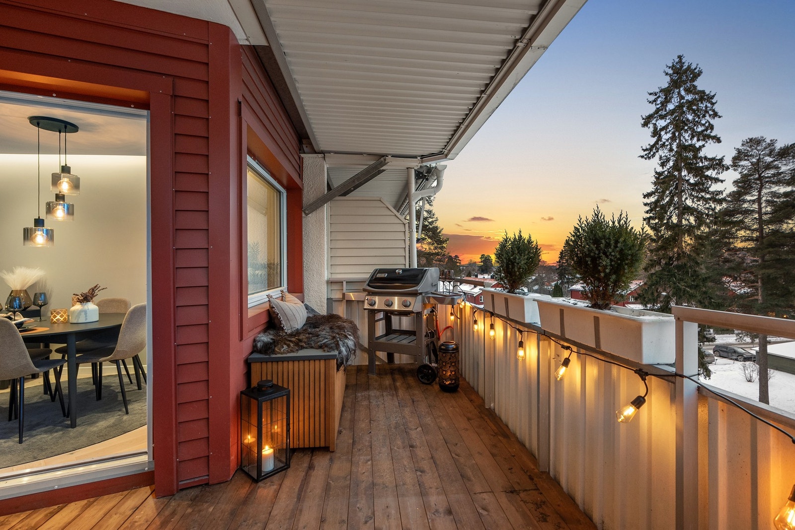 God plass til møblement og grill Galleribilde