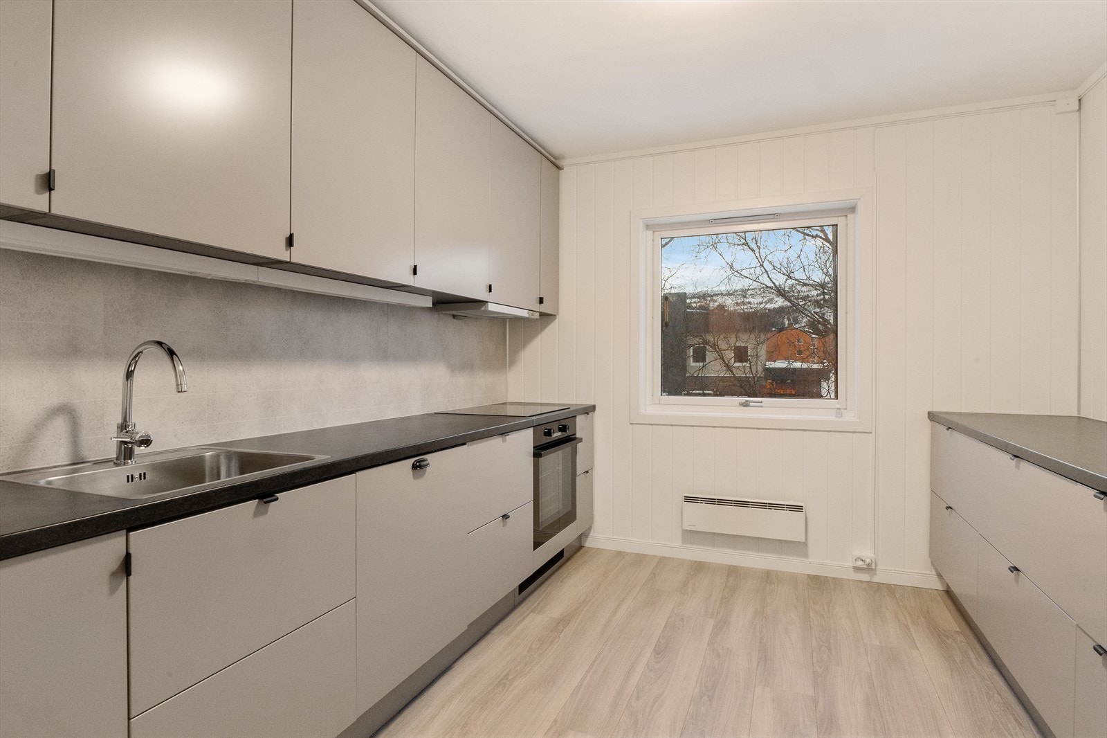 Kjøkkeninnredningen er ny av 2025/2026. Galleribilde