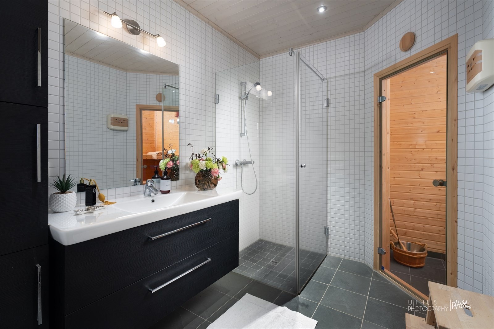 Hovedbad med inngang fra entre Galleribilde