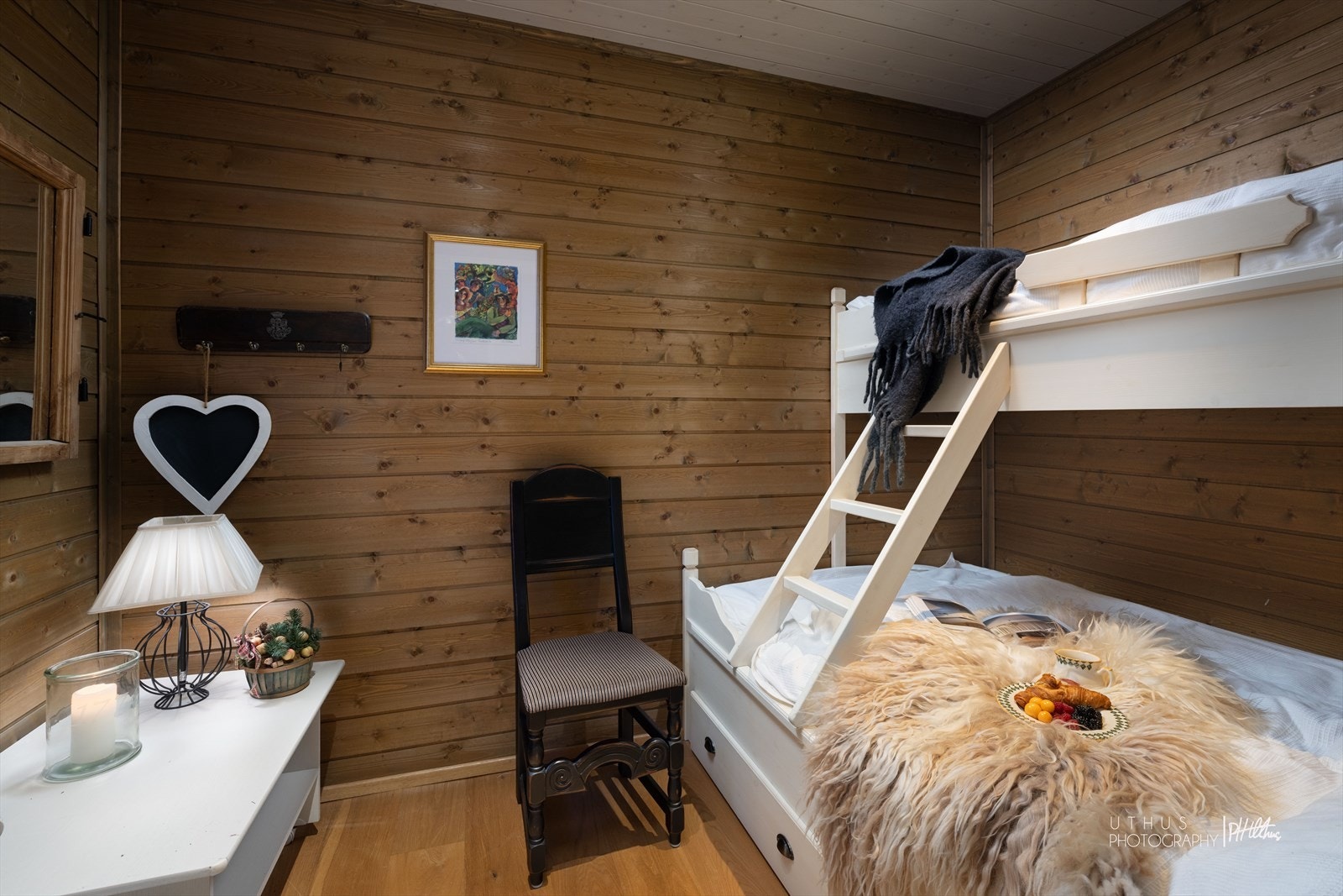 Koselig soverom 2 med plass til køyeseng Galleribilde