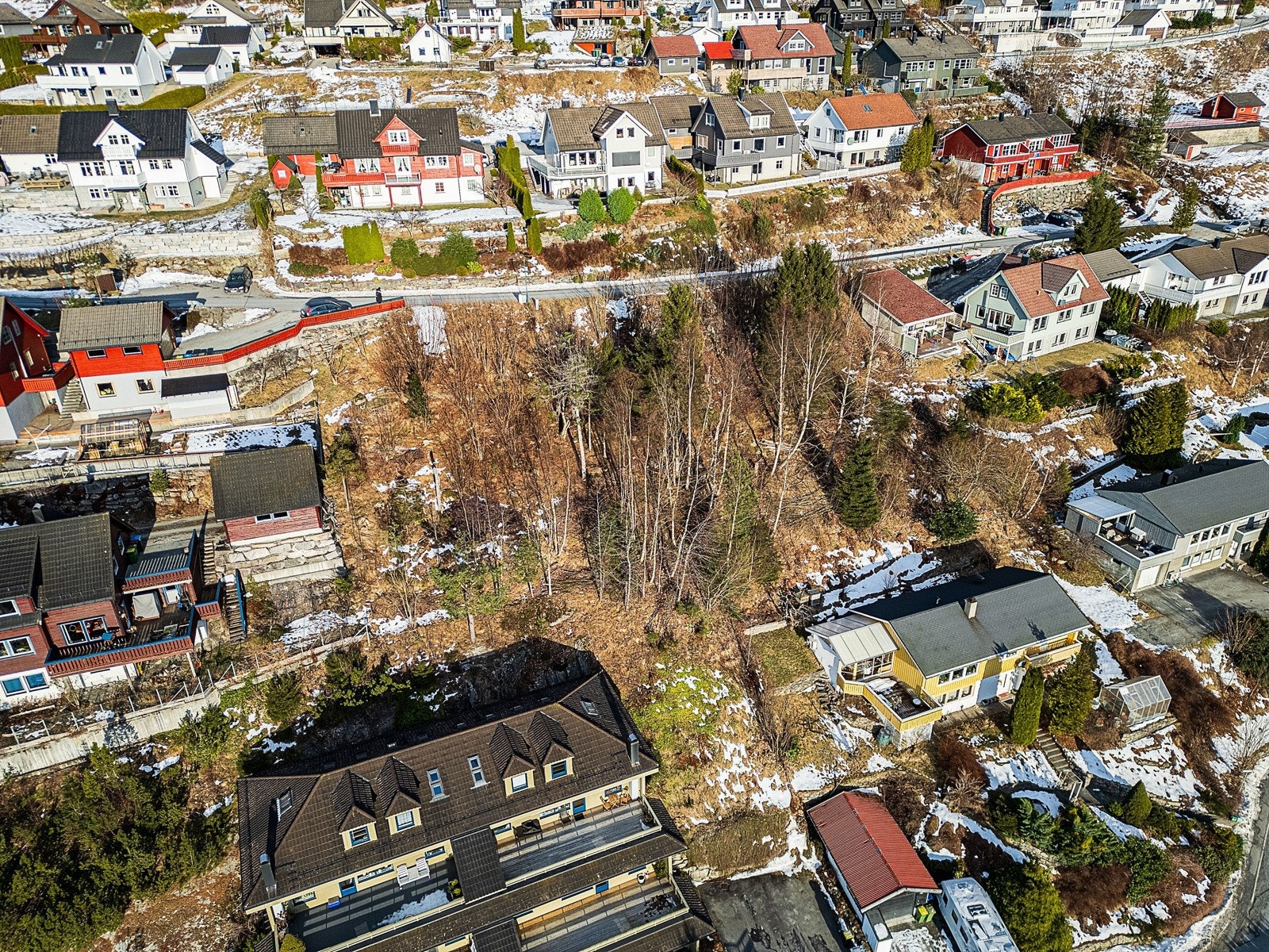 Ei av dei få byggeklare tomtene i Volda Galleribilde