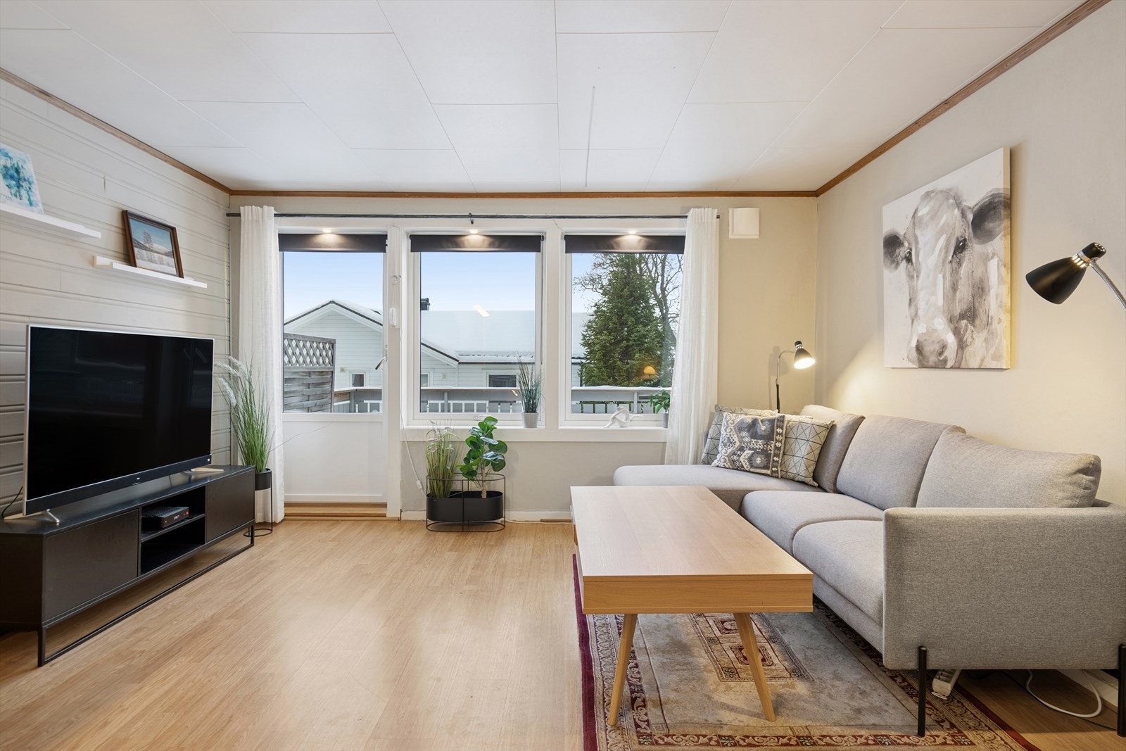 Fra stuen er det egen utgang til balkong Galleribilde