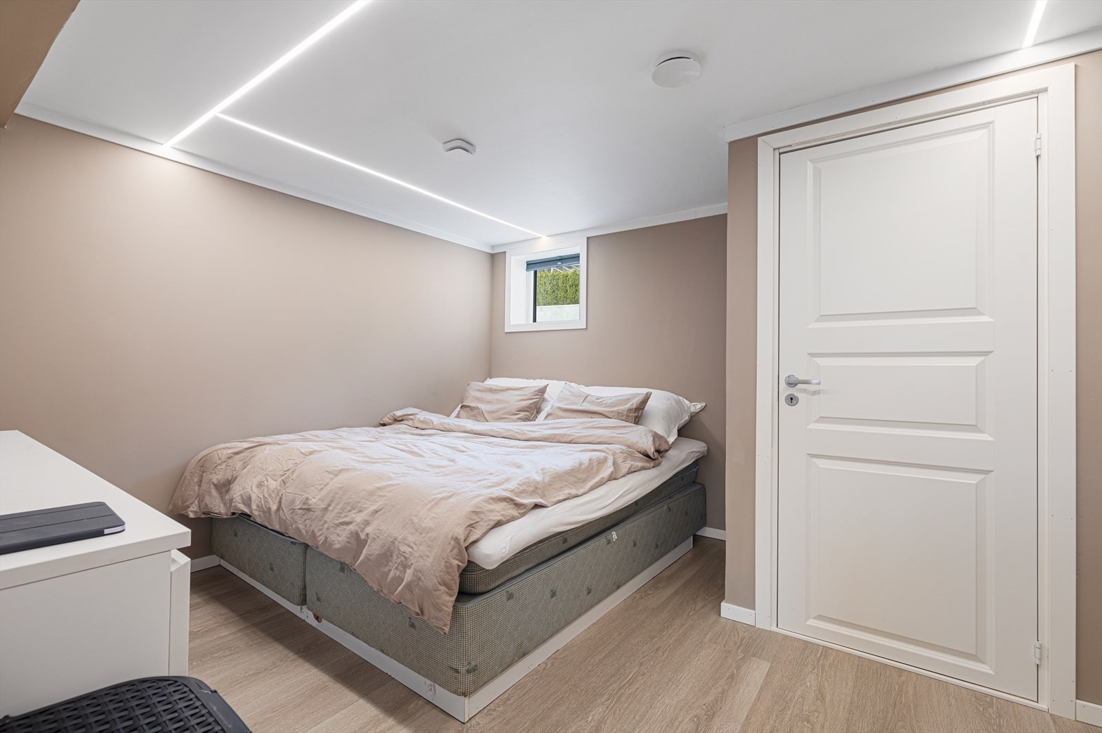 Soverom i kjeller | boligen er bare godkjent med én boenhet i matrikkelen, og det er ikke dokumentert at kjeller er godkjent med utleiedel Galleribilde