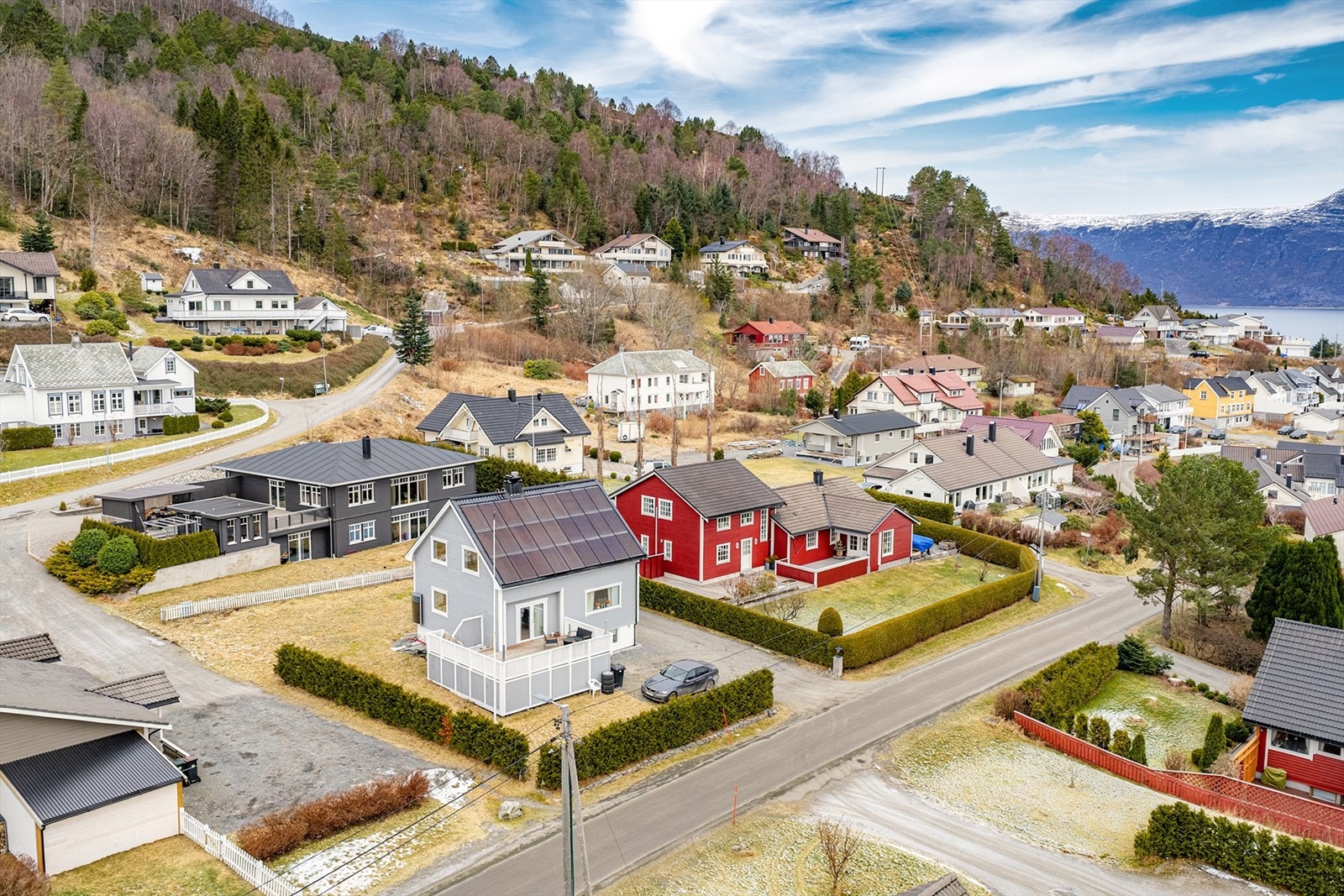 Frittliggende enebolig med opprinnelig byggeår 1959 over 3 etasjer og et samlet BRA-i på 178 m² Galleribilde