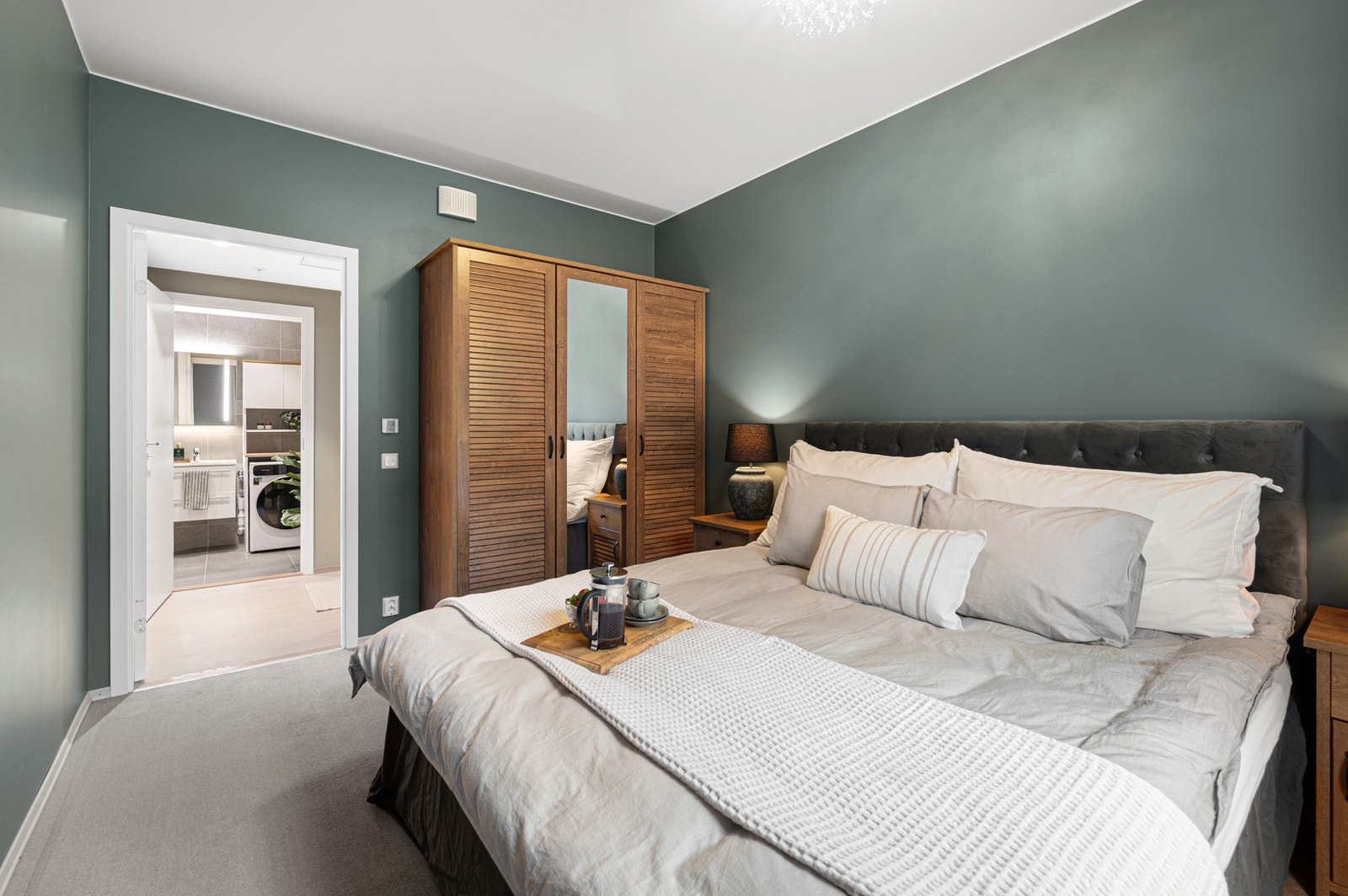 Skapet i bildet vil følge eiendommen ved salg. Galleribilde