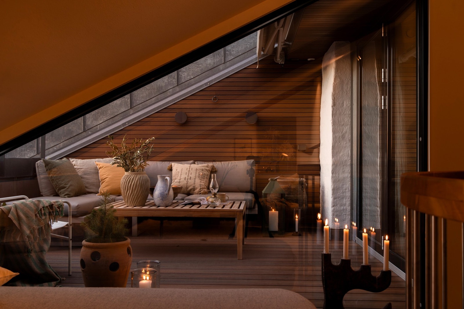 BEGA-utelys gir sofistikerte lyseffekter på kvelden og setter en stemningsfull ramme rundt uteområdet. Galleribilde