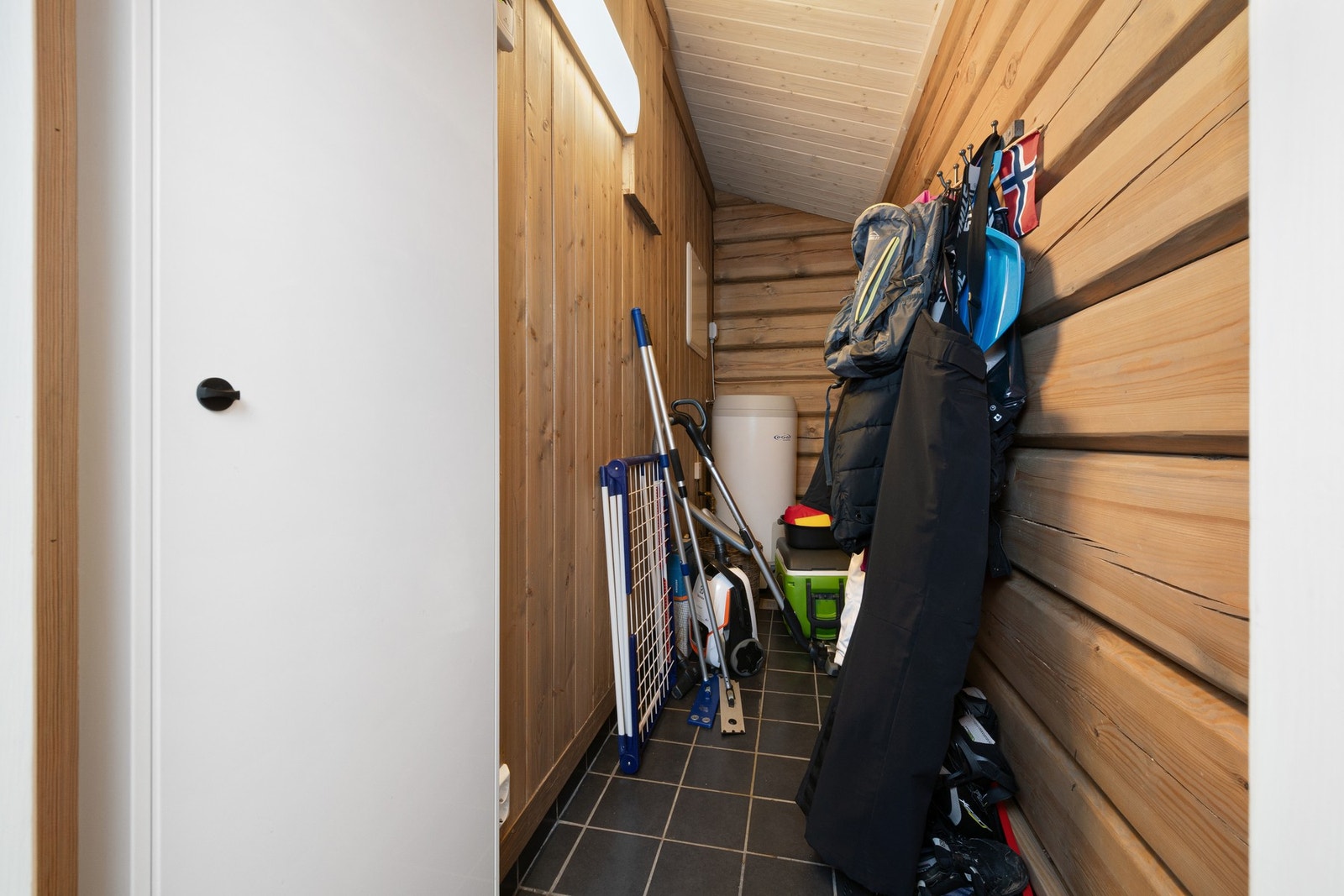 Innvendig bod. Galleribilde