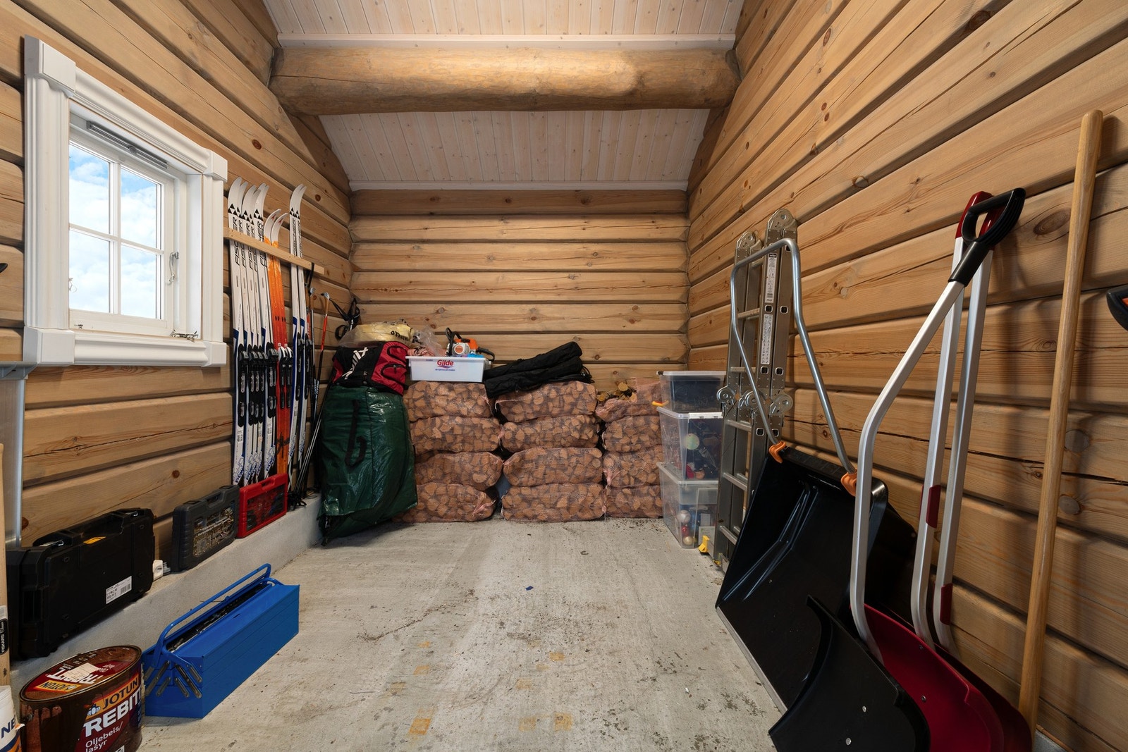 Utvendig bod. Galleribilde