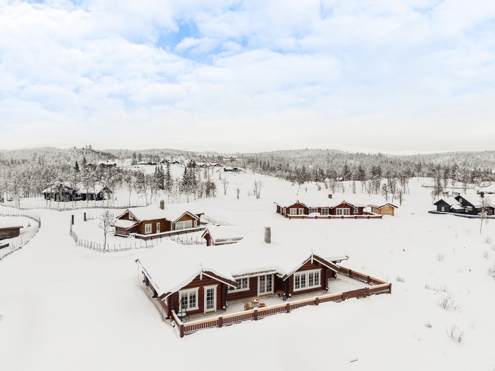 Privatmegleren Hallingdal v/ Morten Liavaag har leden av å presentere Kaslegarsvegen 18!
Bilder tatt av Fotograf Per Andre Andersen. Galleribilde