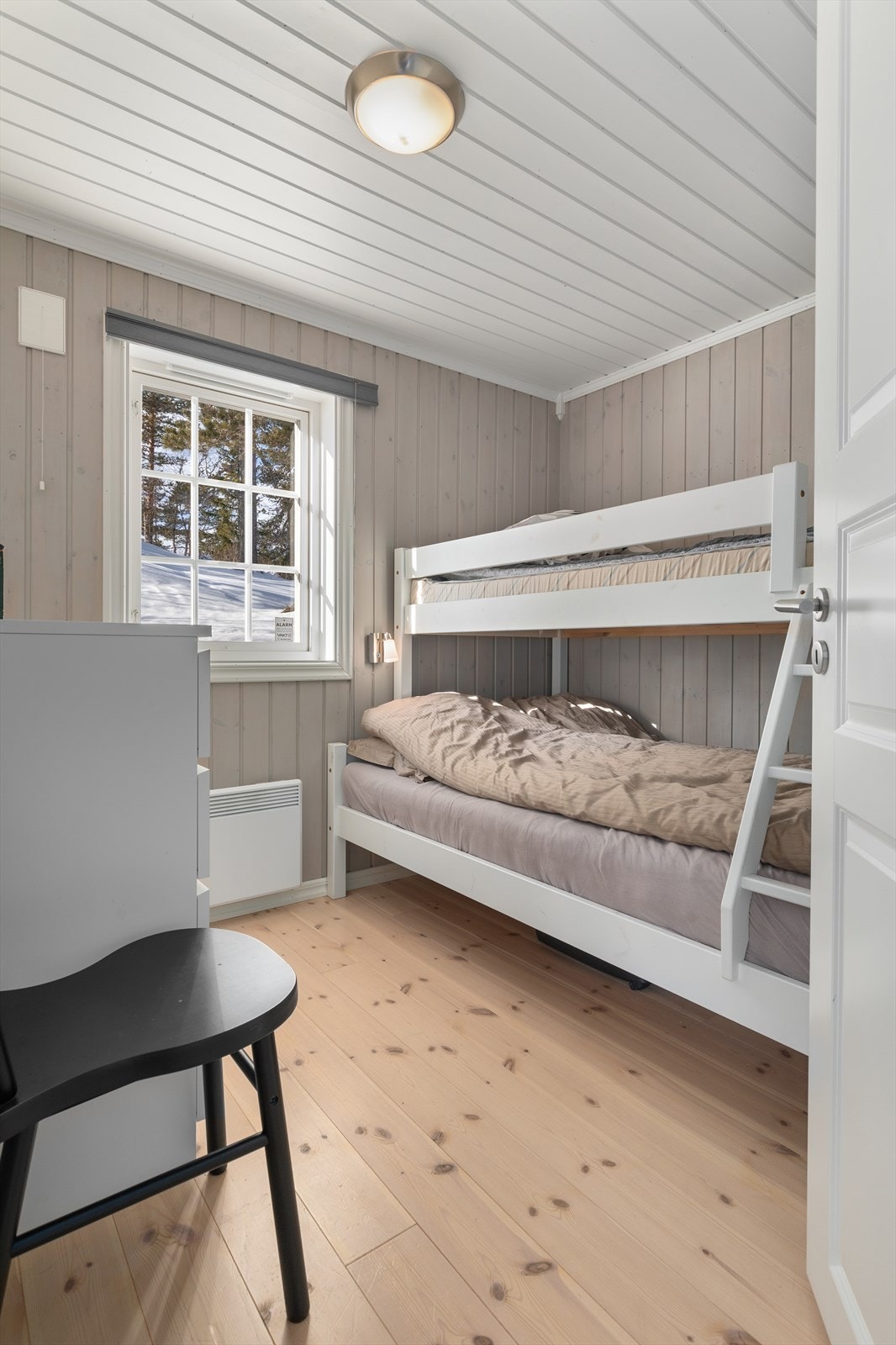 Soverom 2 med plass til køyeseng og klesskap Galleribilde