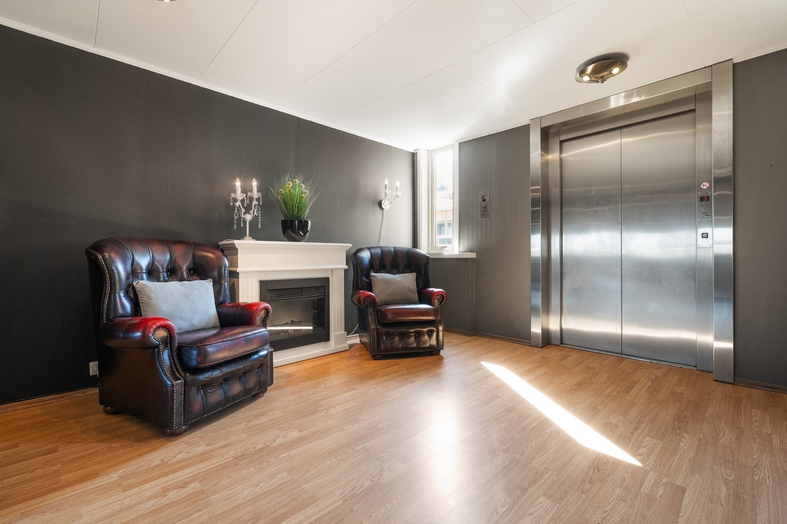 Leiligheten har heis rett inn i boligen Galleribilde