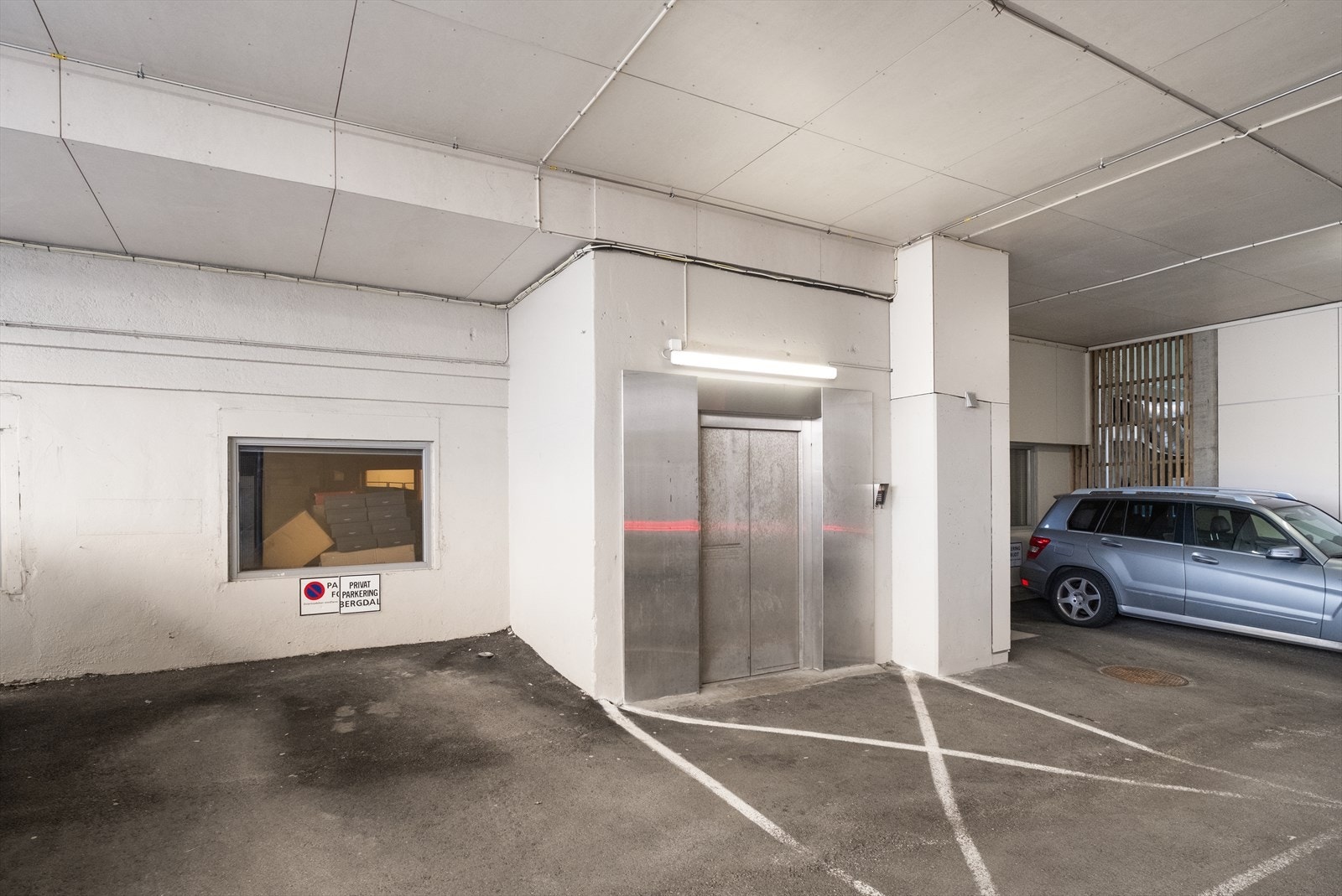 Heisen går også ned til parkering i kjelleren Galleribilde