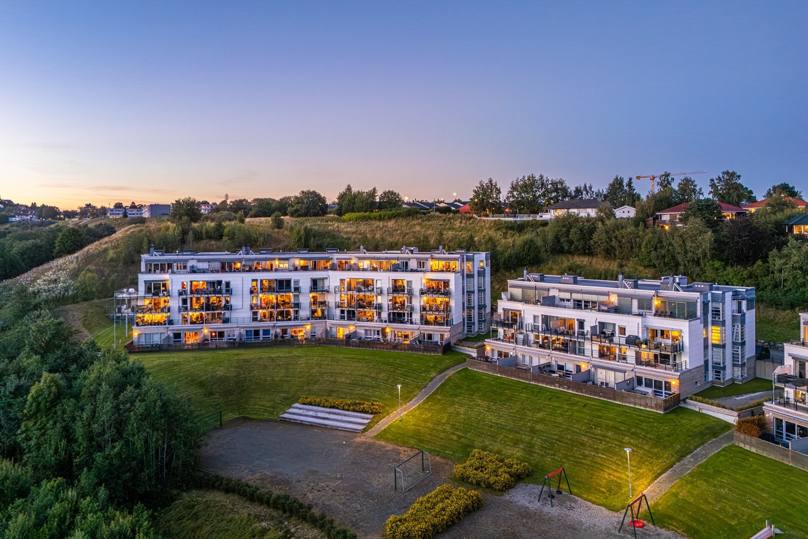 Ta gjerne kontakt med megler på 482 76 979 ved eventuelle spørsmål eller ønsker om privatvisning - Velkommen til en trivelig visning! Galleribilde