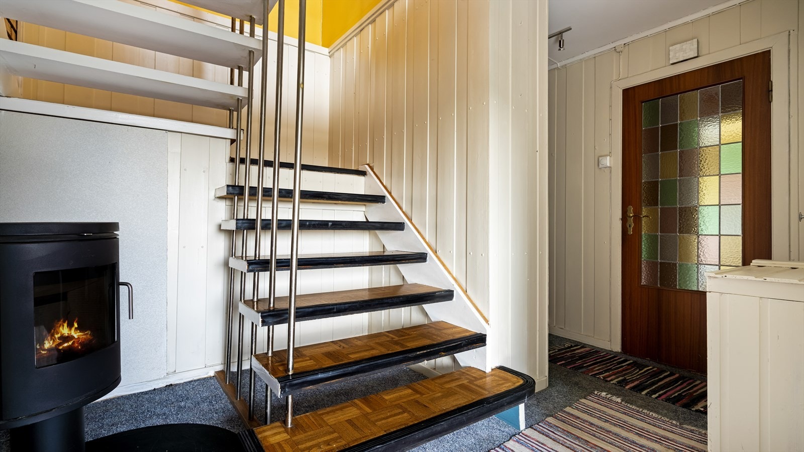 Montert peisovn i gang Galleribilde