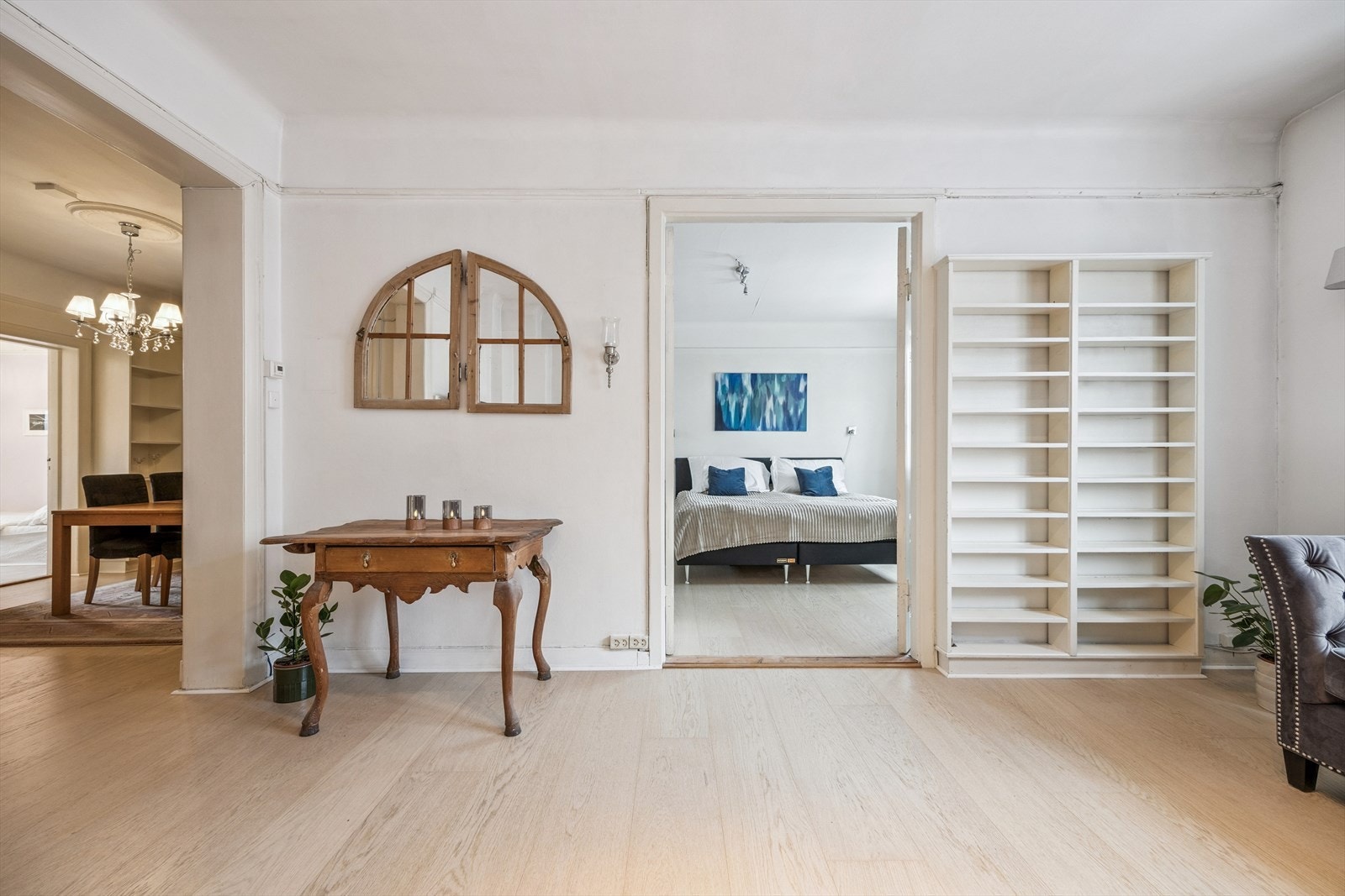 Stue med peis. Galleribilde