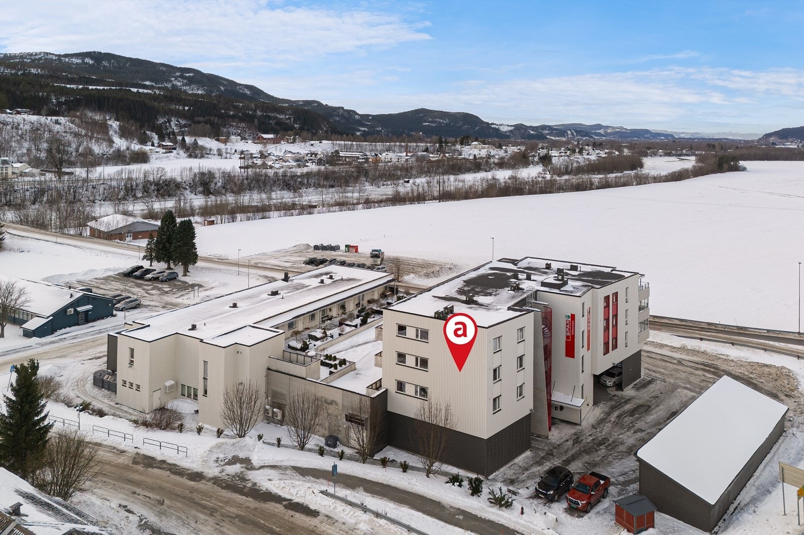Dette er en moderne og pen 3-roms leilighet med en praktisk beliggenhet rett over Spar dagligvarebutikk i Hegra Galleribilde