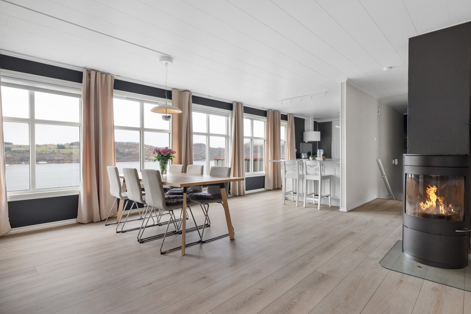 God plass til større spisebord! Galleribilde