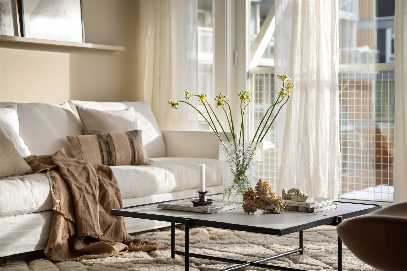 Her er det god plass til sofa med tilhørende salongbord Galleribilde