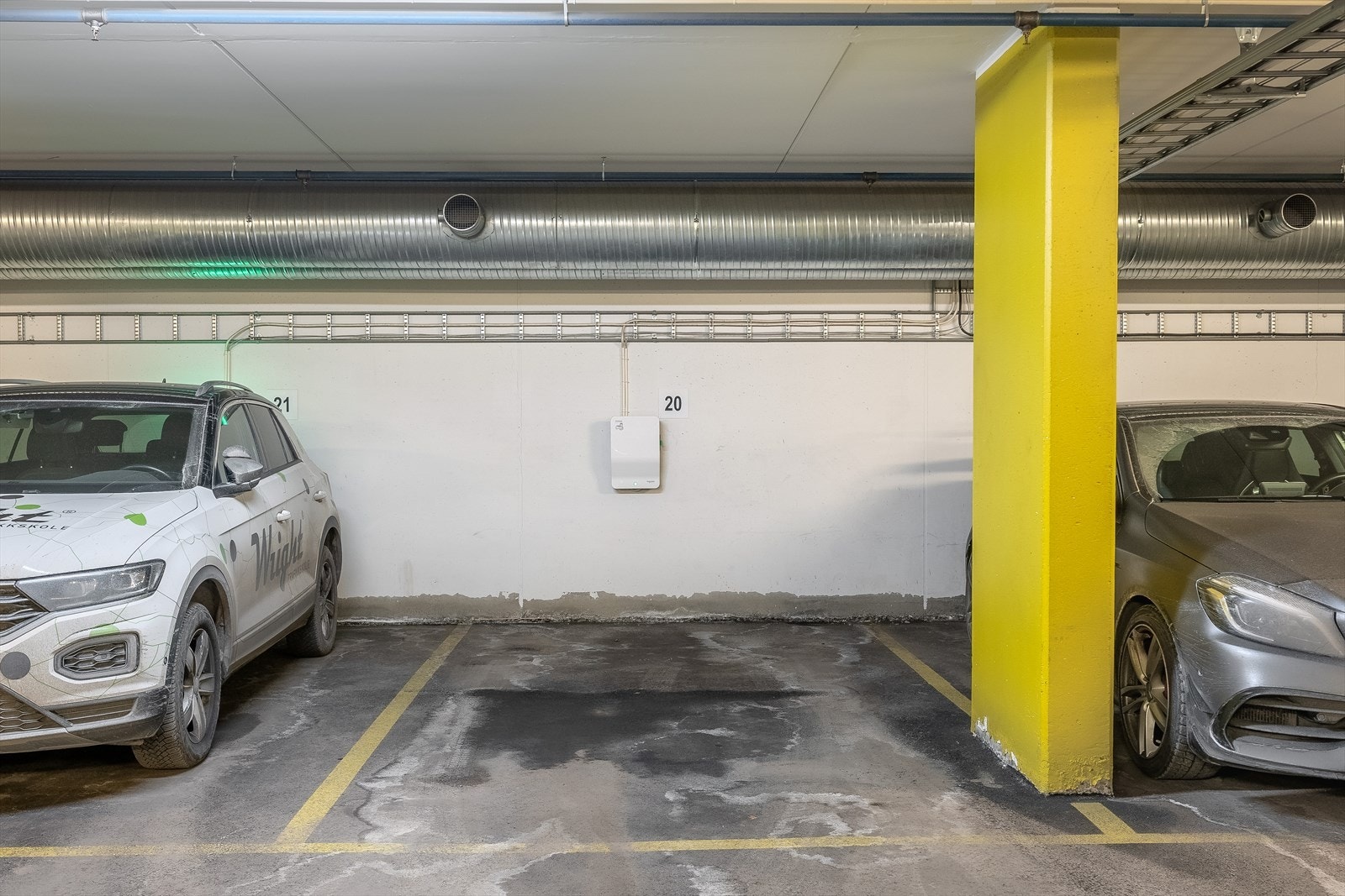 Det medfølger en biloppstillingsplass i felles garasjekjeller. Galleribilde