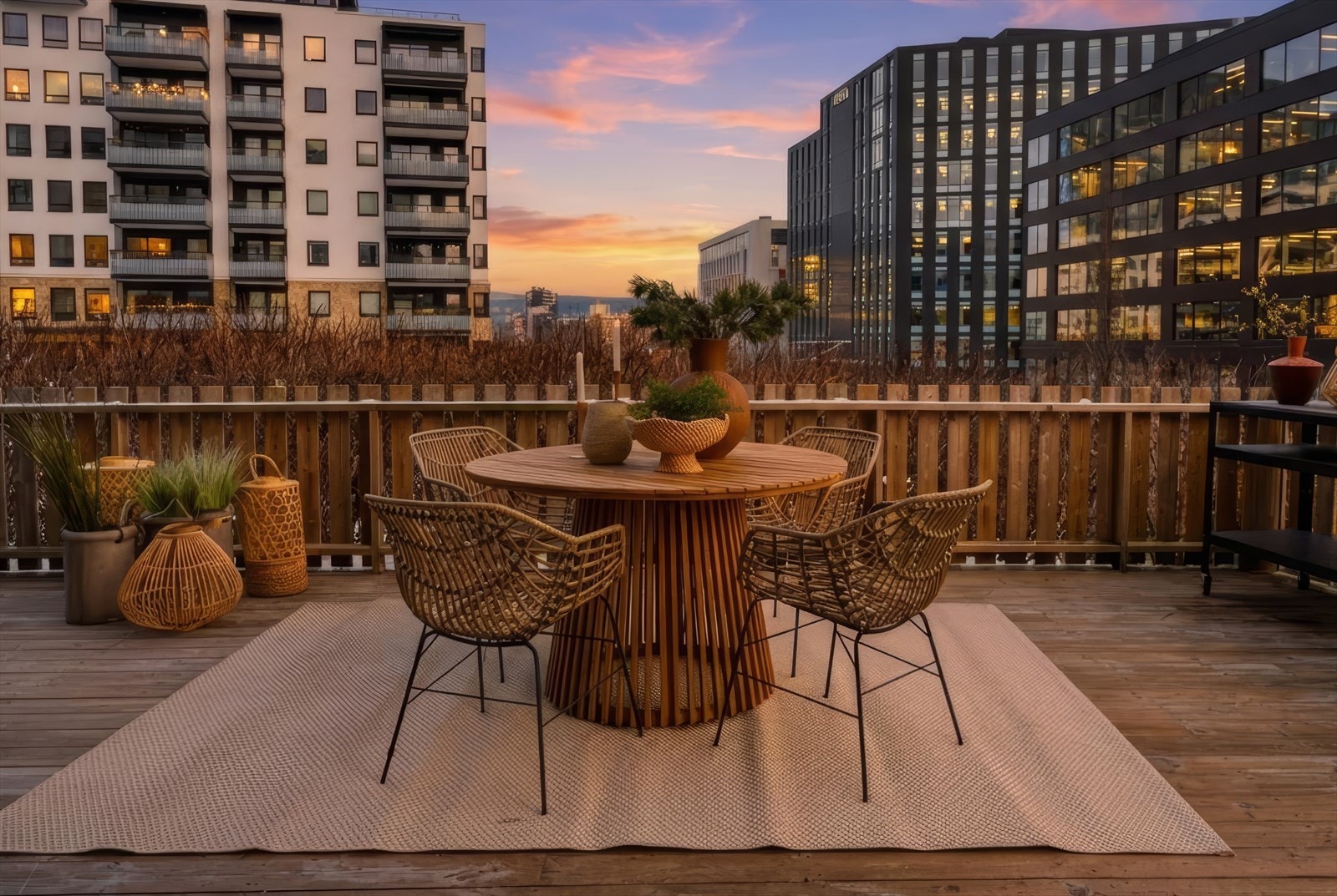 Med hele 80 kvm å boltre deg på, har du god plass til innredning i ulike soner. Galleribilde