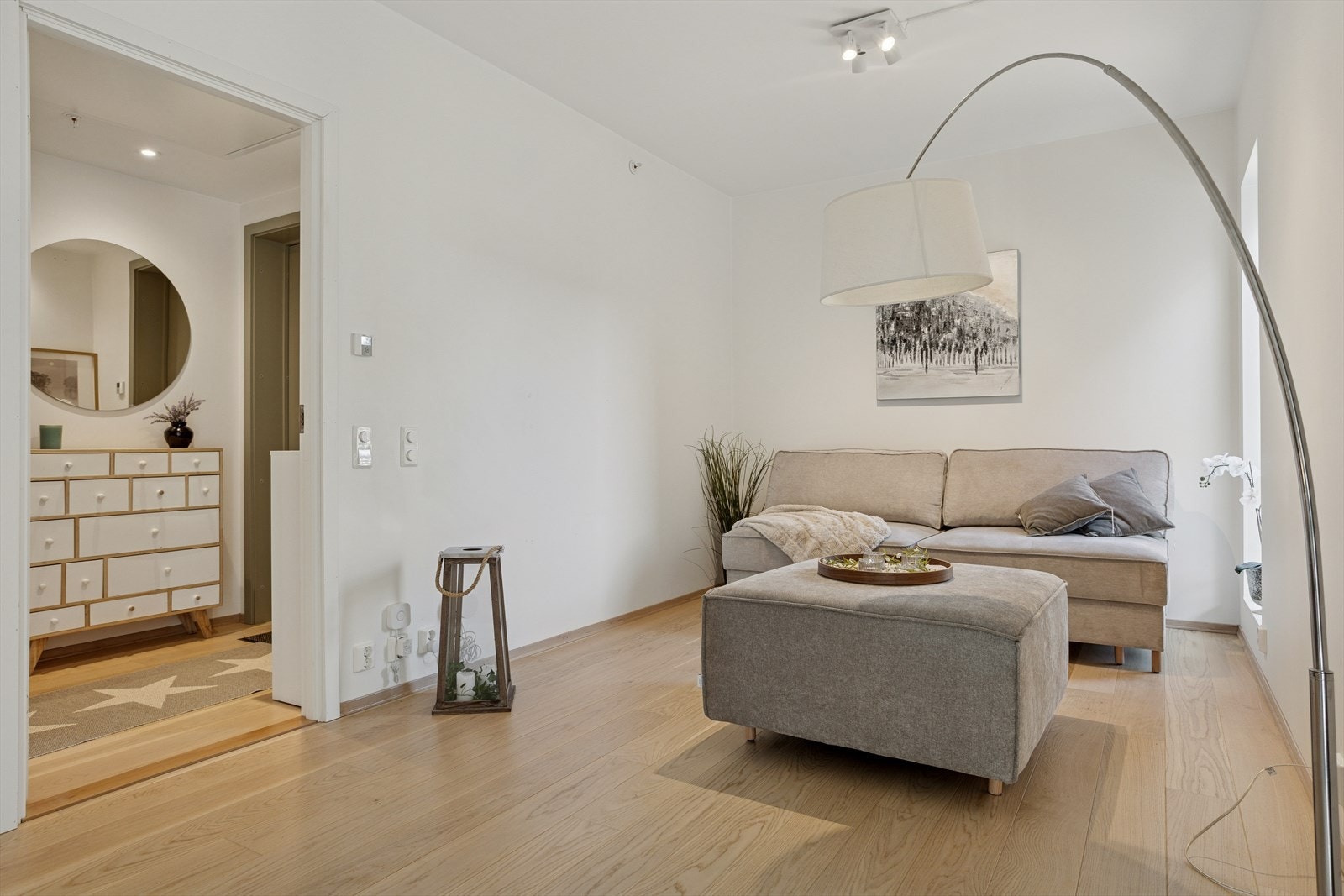 Hele leiligheten har balansert ventilasjon, som sikrer et sunt og godt inneklima. Galleribilde