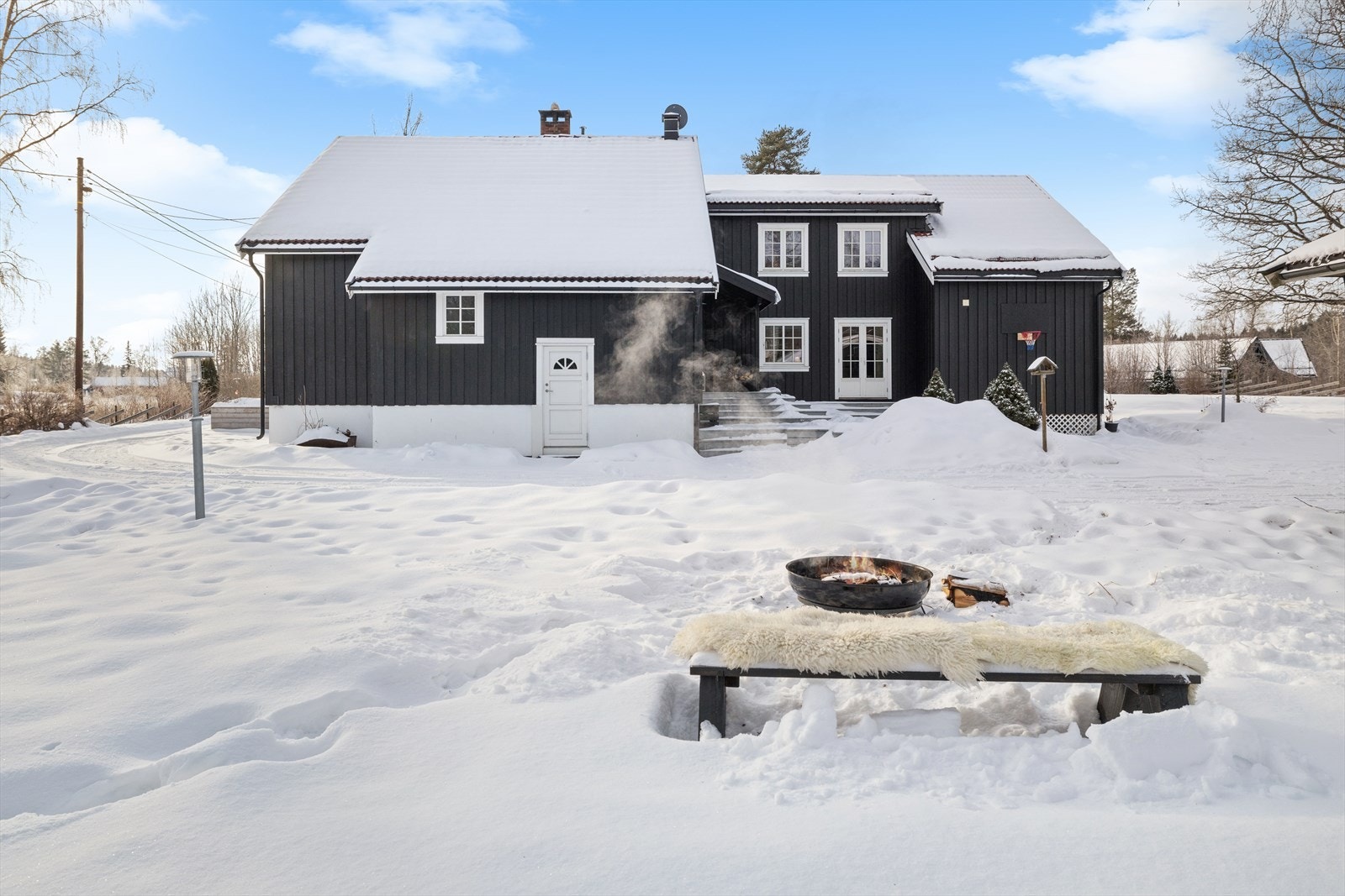 Stort tun på ca. 3,3 mål Galleribilde