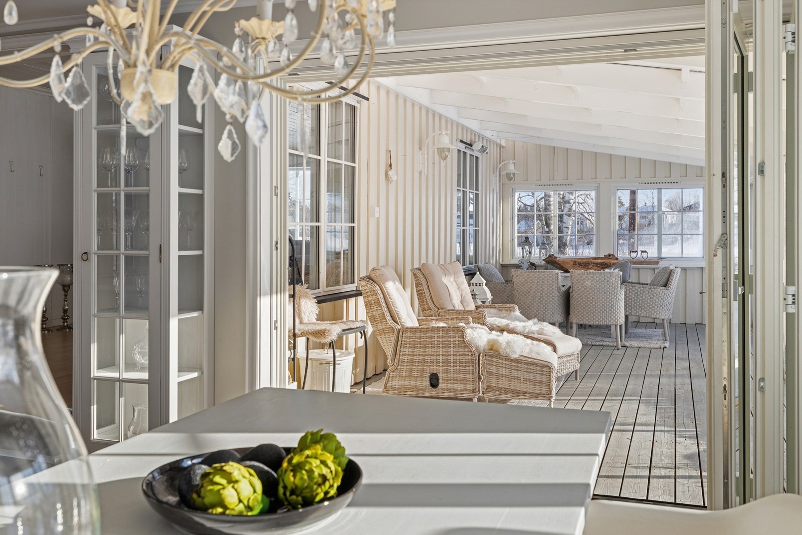 Fra kjøkkenet er det utgang til vinterhagen. Galleribilde