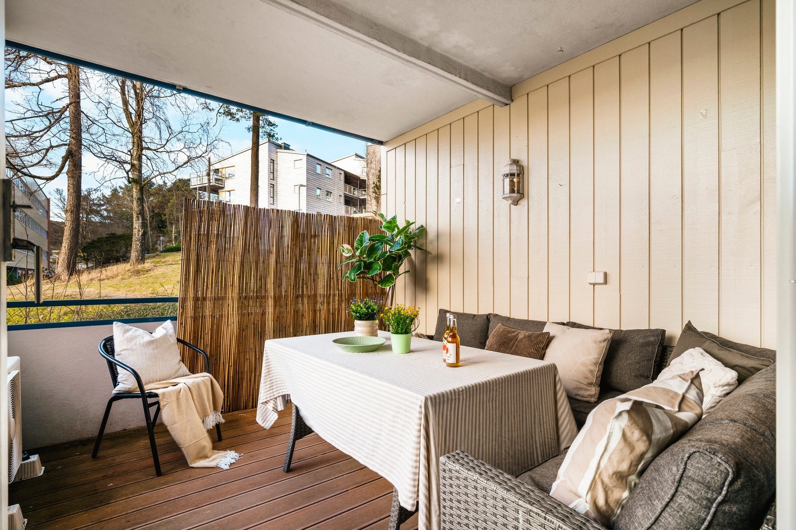 Her kan du innrede med en koselig sittegruppe og beplantning. Galleribilde