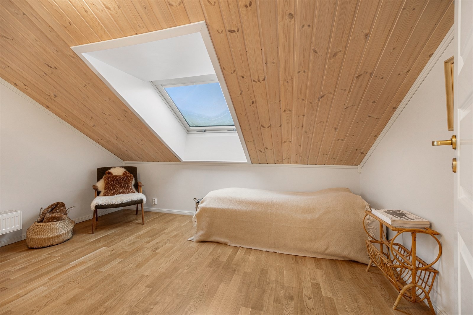 Soverommet kan benyttes alt etter behov og kan utnyttes til både barne-, gjesterom, kontor eller lignende. Galleribilde