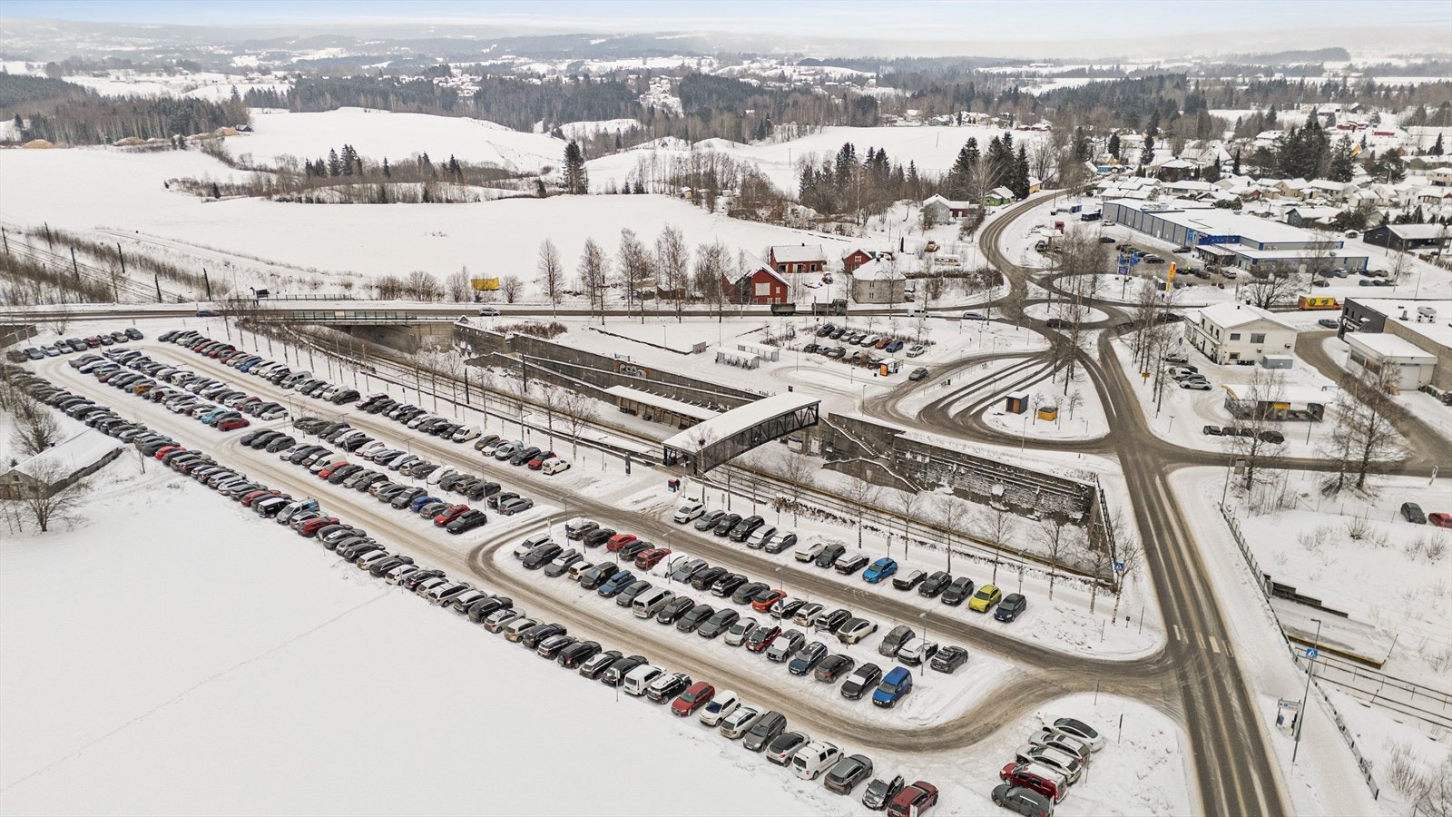 Gode pendlermuligheter med både tog og enkel tilgang til E6. Galleribilde