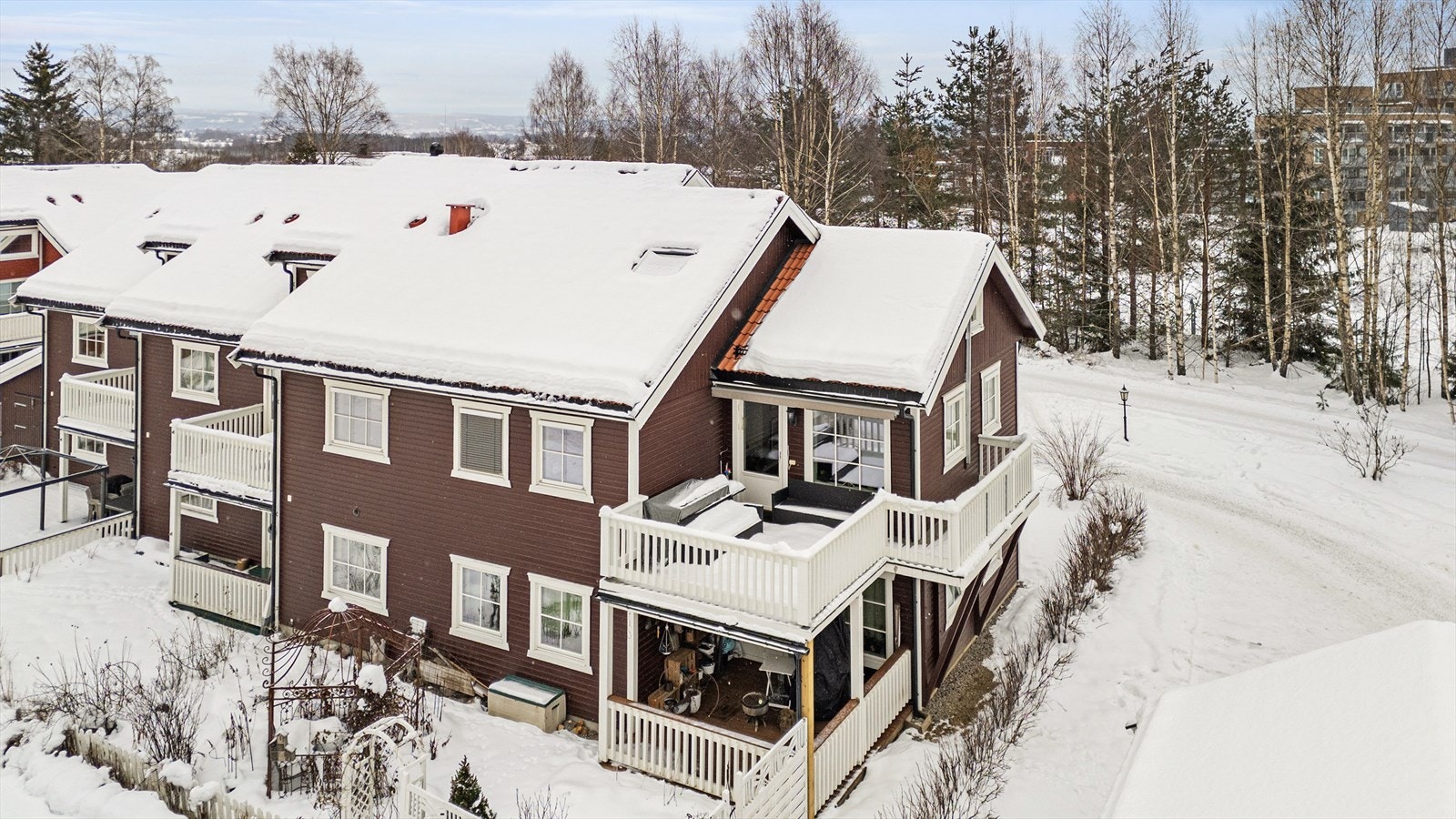 Eiendommen ligger i et etablert og barnevennlig boligområde. Galleribilde