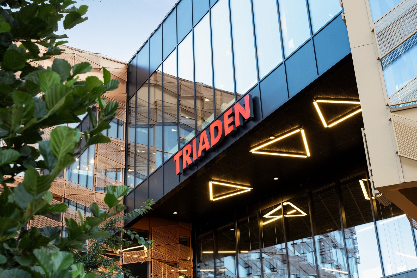 Triaden senter sol tilbyr flere butikker og Sats treningsenter Galleribilde