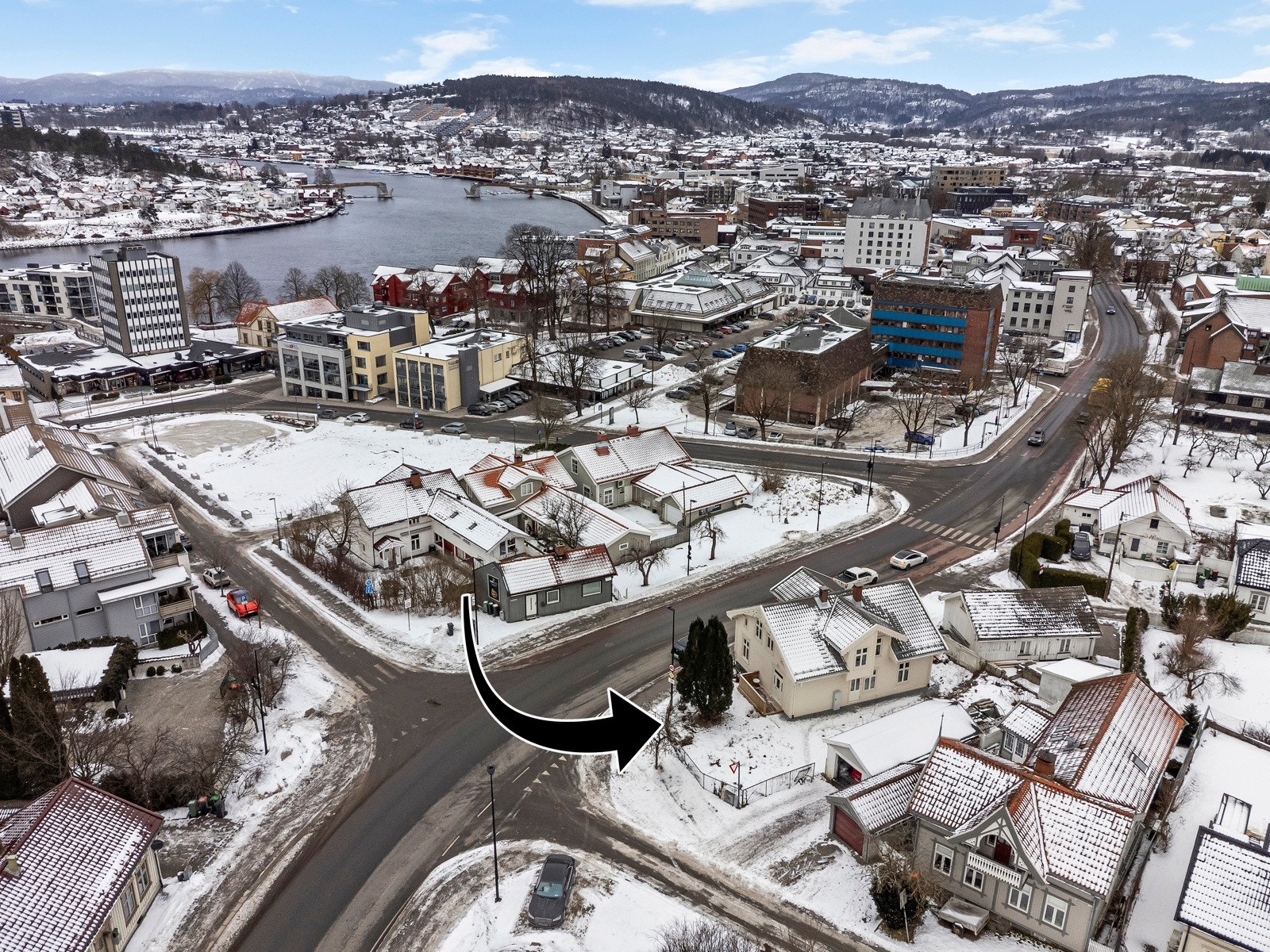 Boligen ligger sentralt til i Porsgrunn sentrum med alle byens fasiliteter rett utenfor døra! Galleribilde