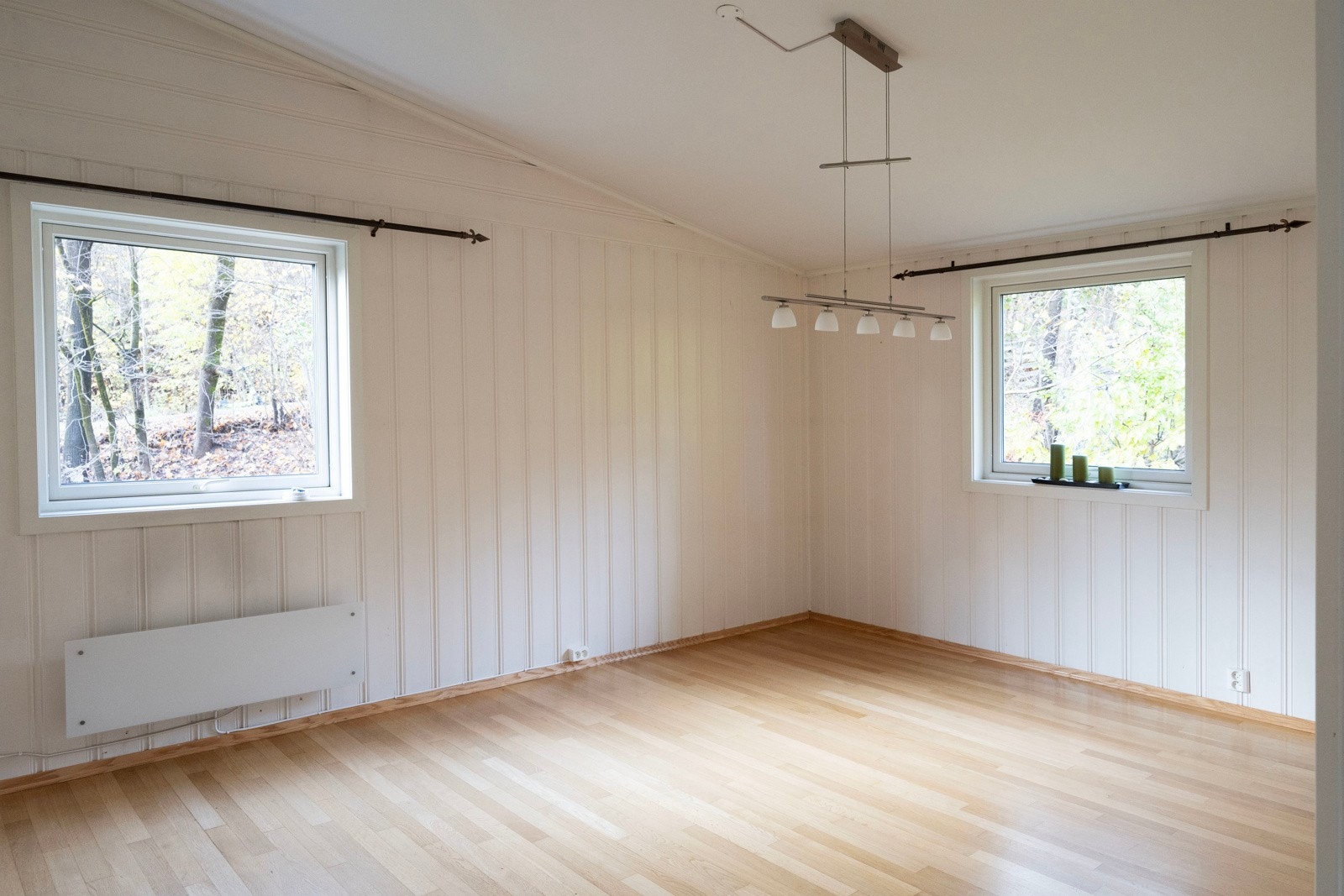 Stort og lyst soverom i andre etasje Galleribilde