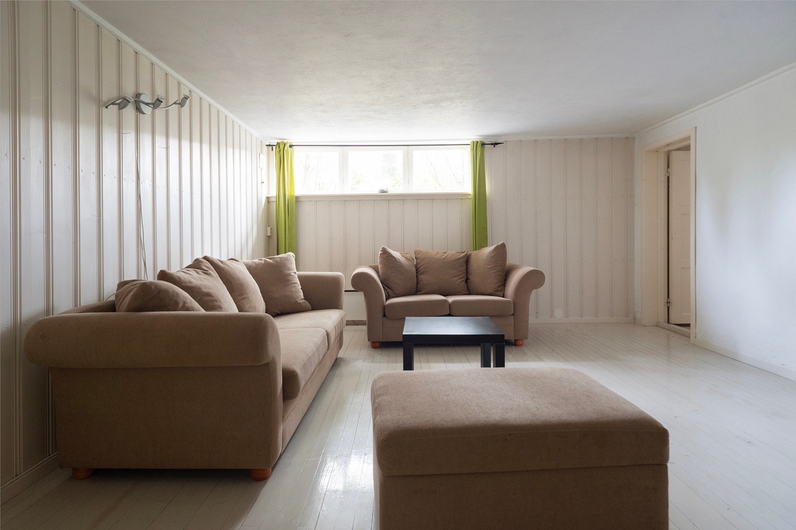 Stue i kjeller Galleribilde