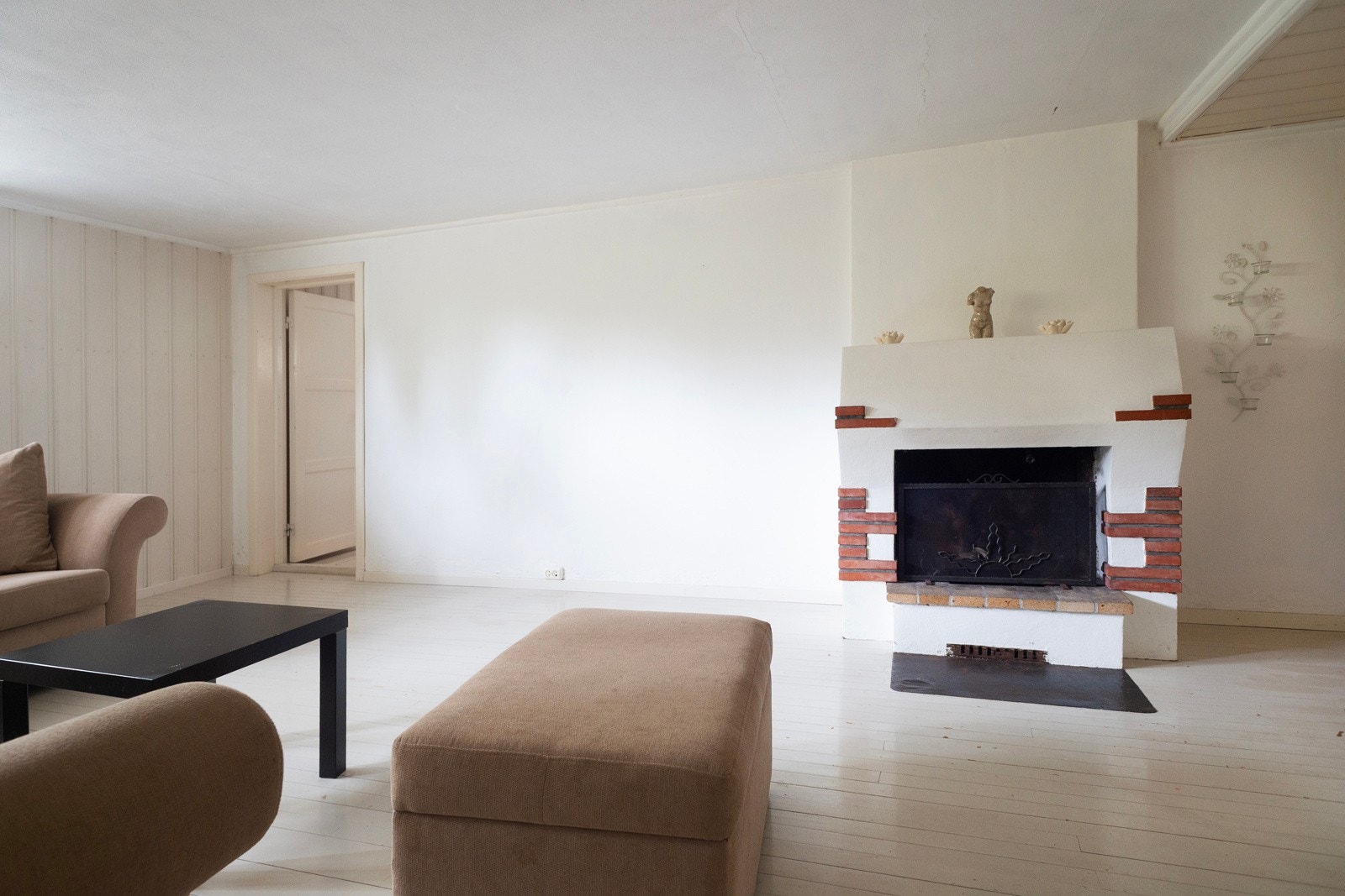 Kjellerstue med peis Galleribilde