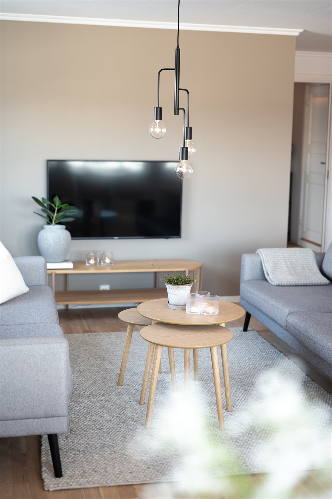 Vegger malt i duse, delikate farger Galleribilde