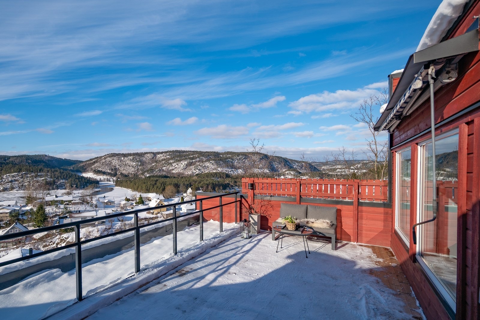 Stor, usjenert takterrasse på hele 24 kvm Galleribilde