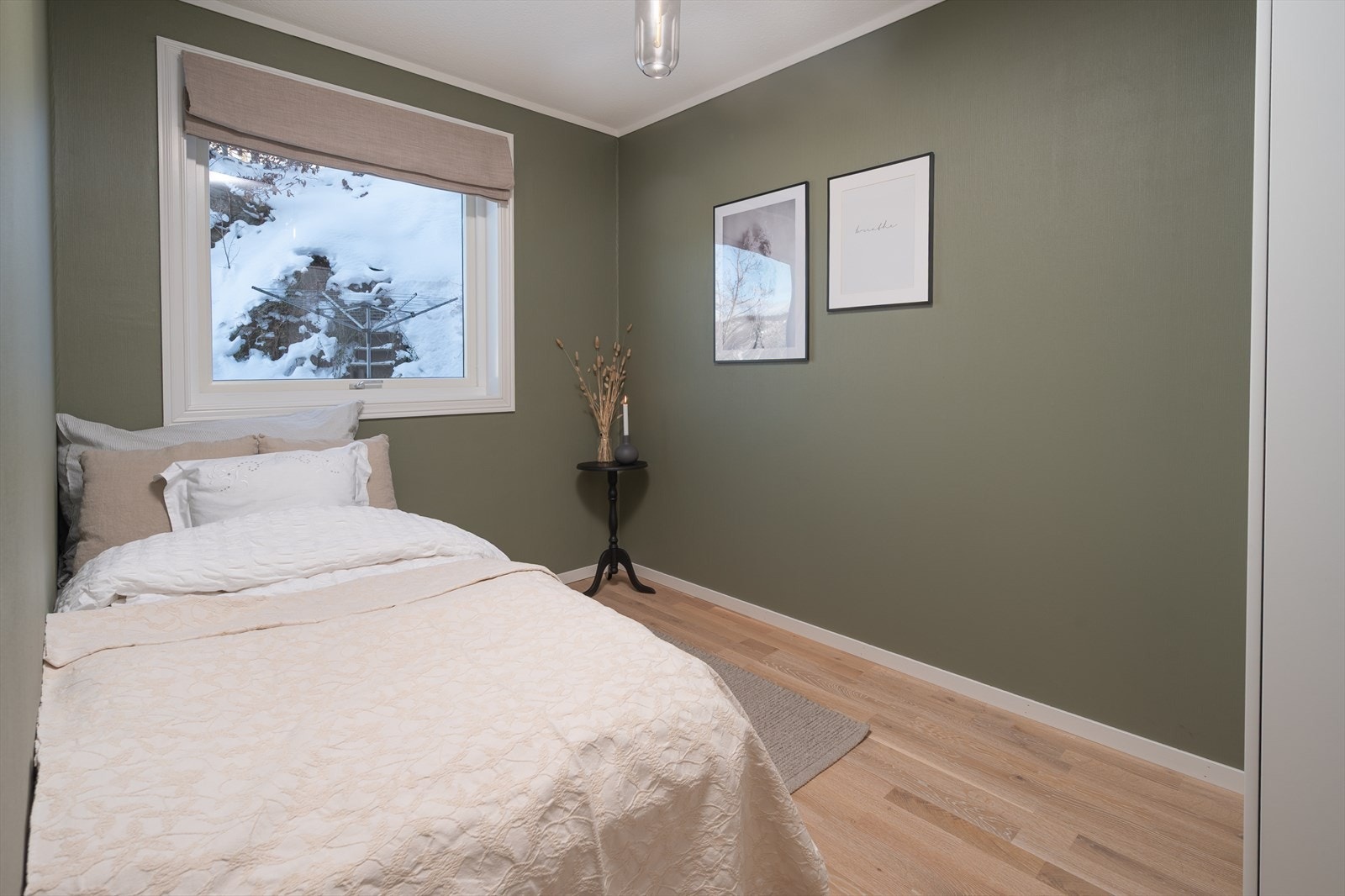 Soverom 2 - fint som kontor, barne- eller gjesterom Galleribilde