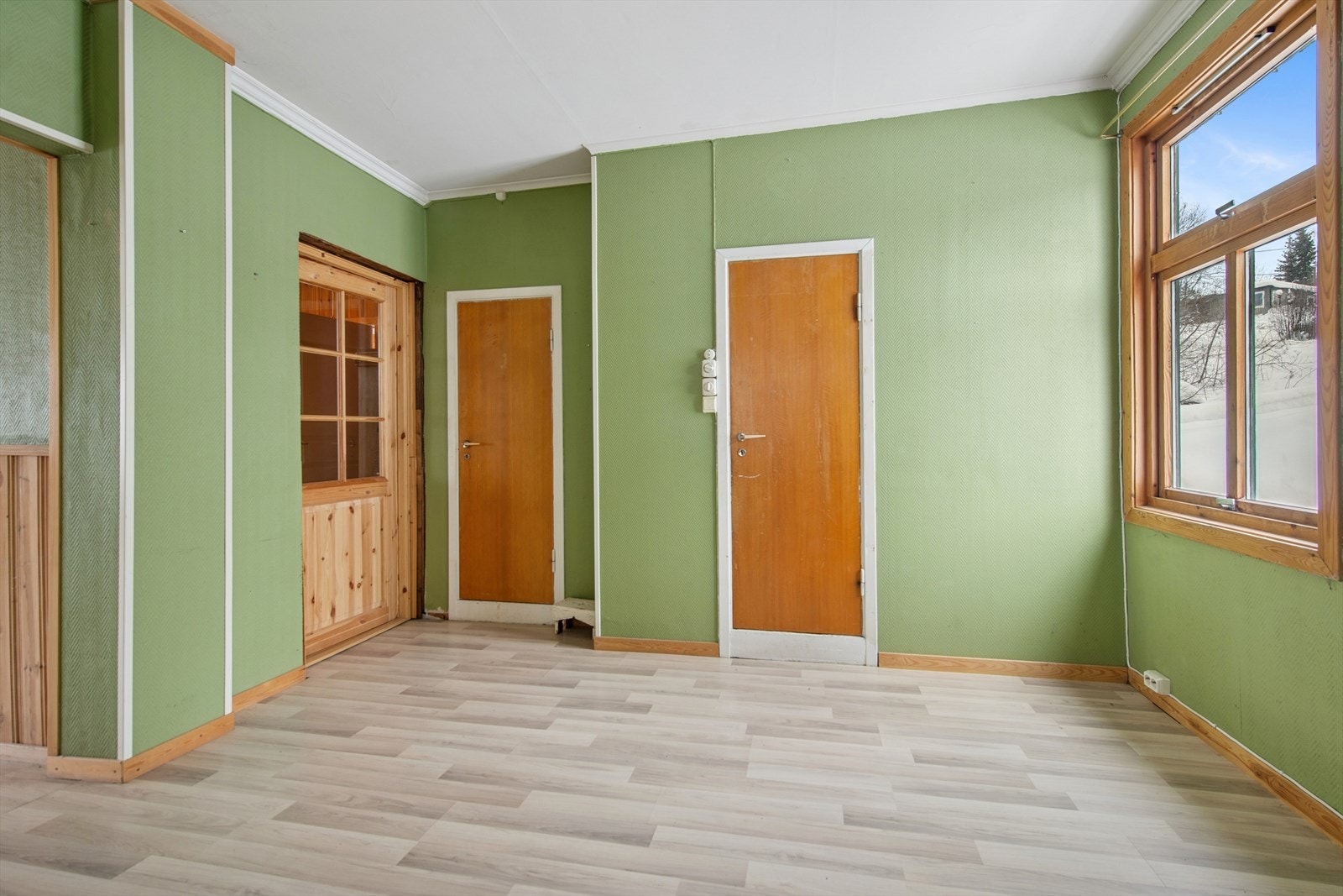 Boligen har totalt fire soverom, hvorav to er plassert i første etasje. Galleribilde