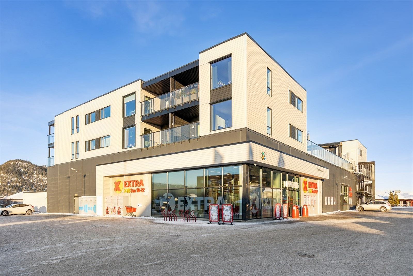 Ca. 400 meter å gå til den flotte nærbutikken. Galleribilde