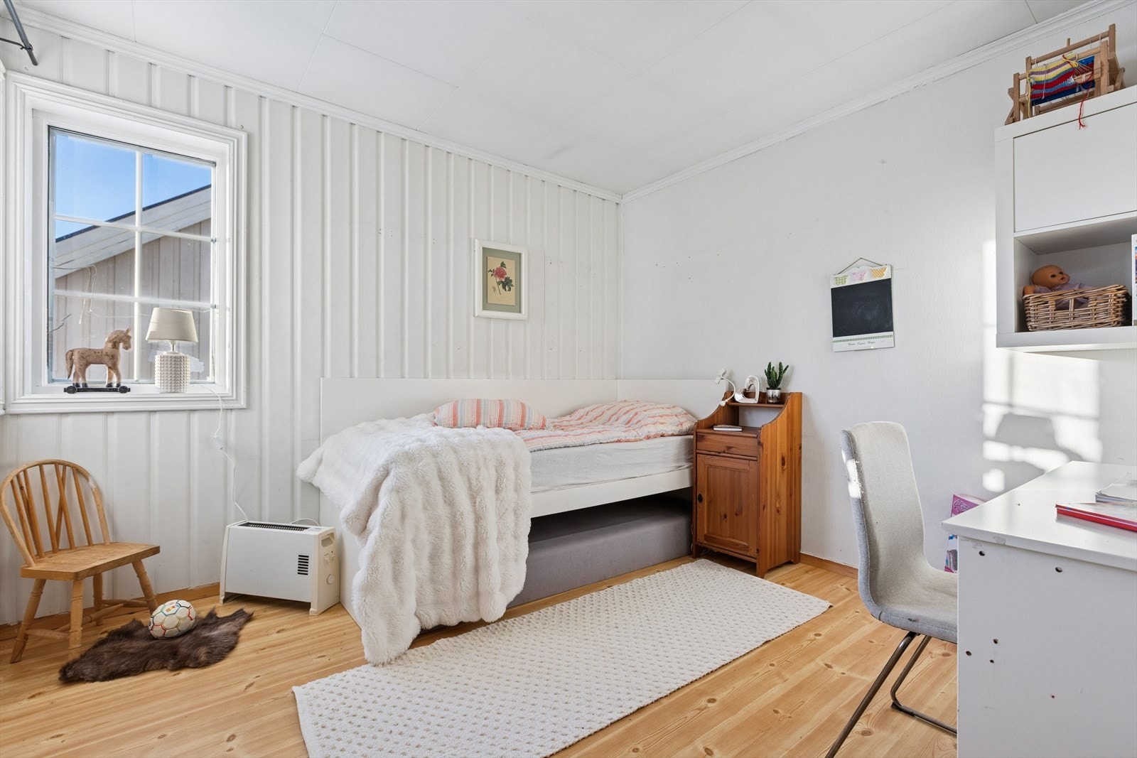 Hoveddelen er bestående av tre romslige soverom Galleribilde