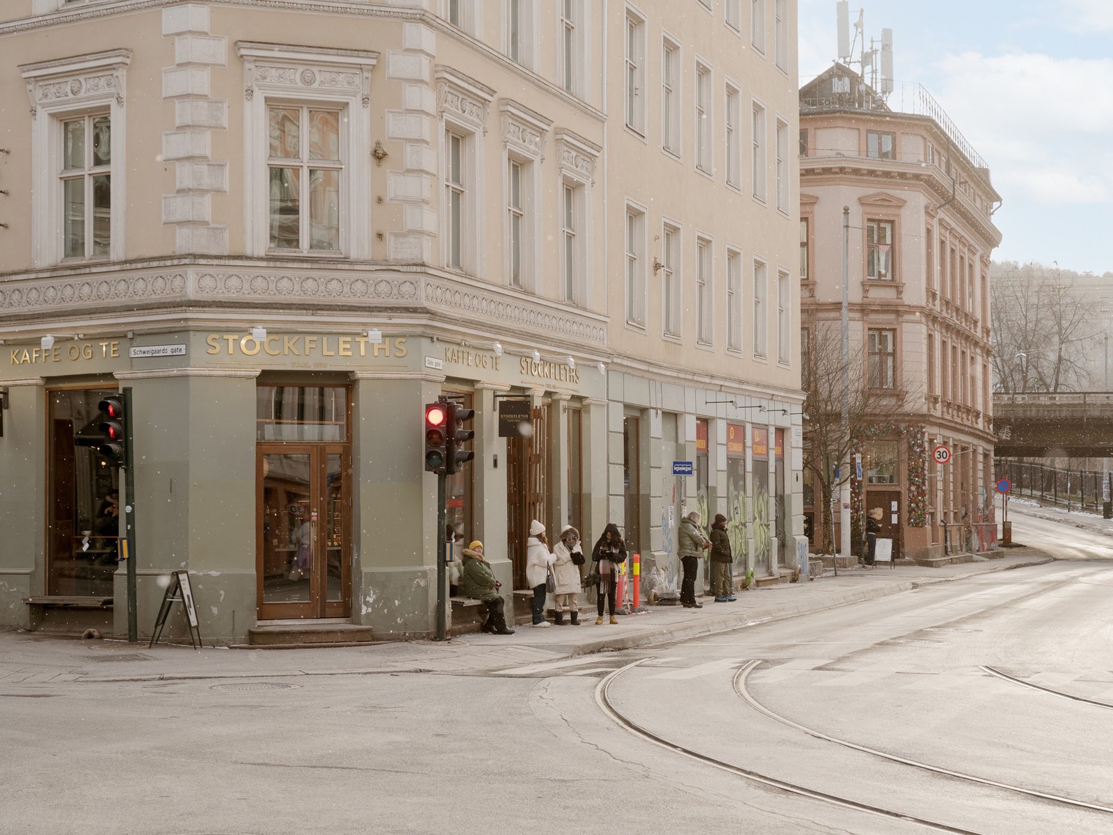 Stockfleths i Munkegata ligger en liten spasertur unna leiligheten. Galleribilde