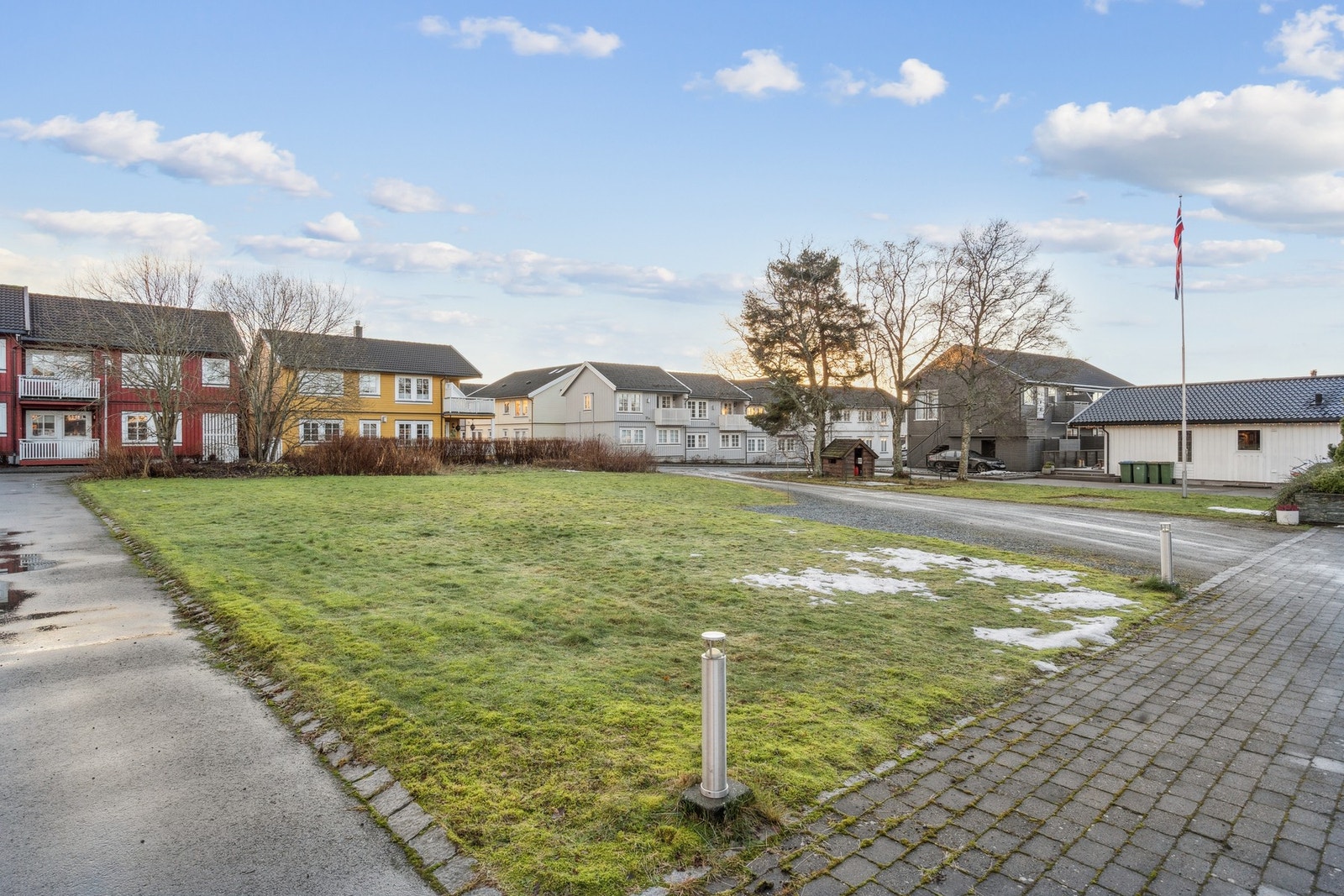 Tomt med gode forutsetninger i populært og rolig område. Galleribilde