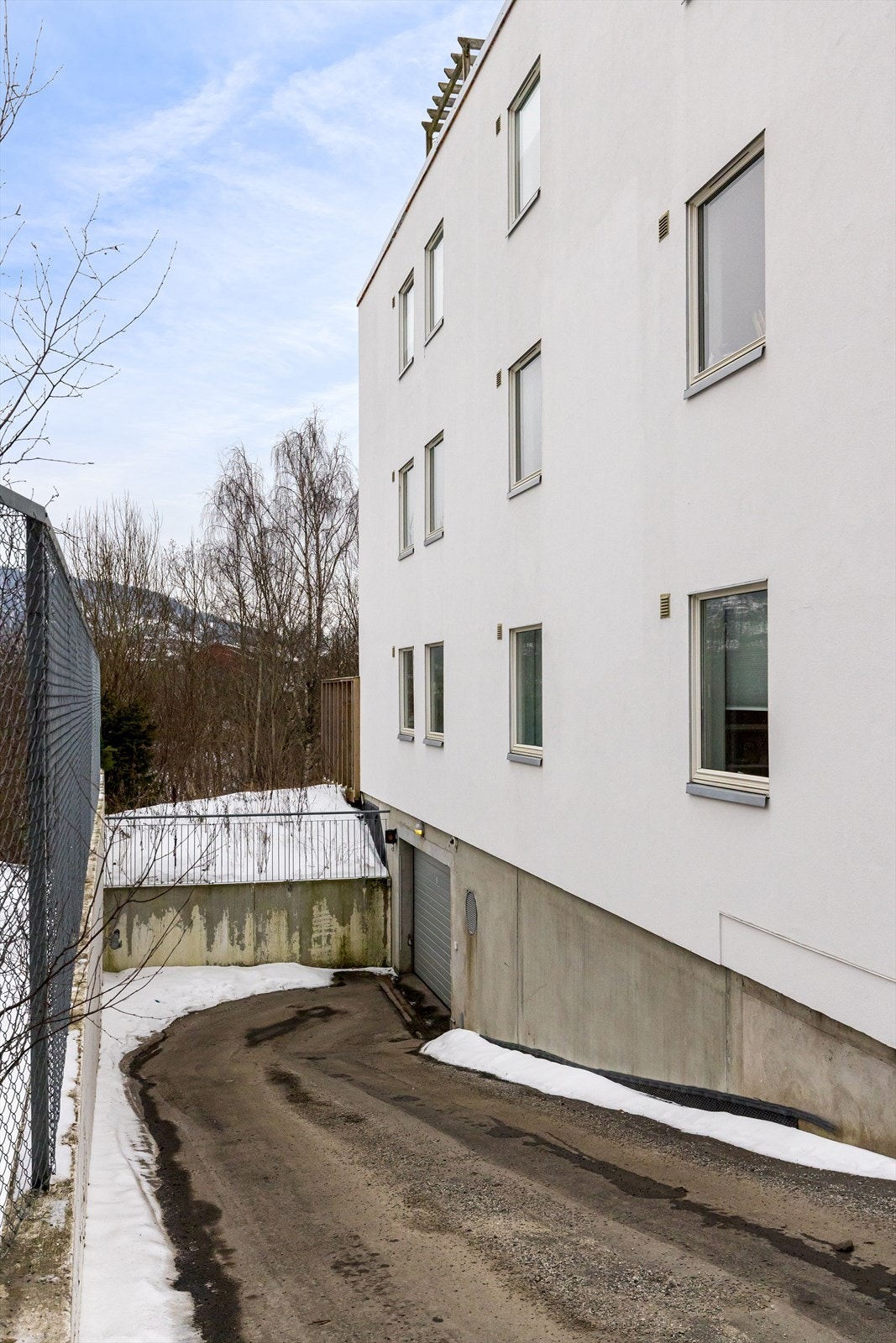 Det medfølger en garasjeplass i felles garasje i nabobygget Galleribilde