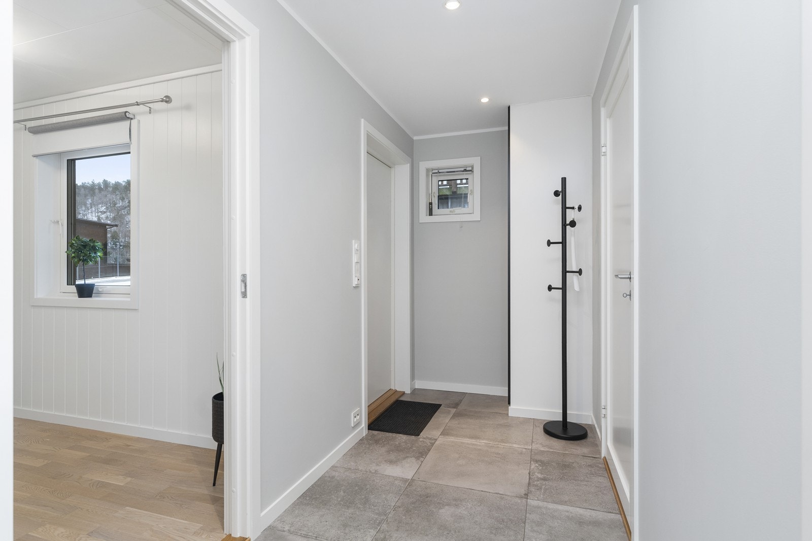 Entré/gang. Galleribilde